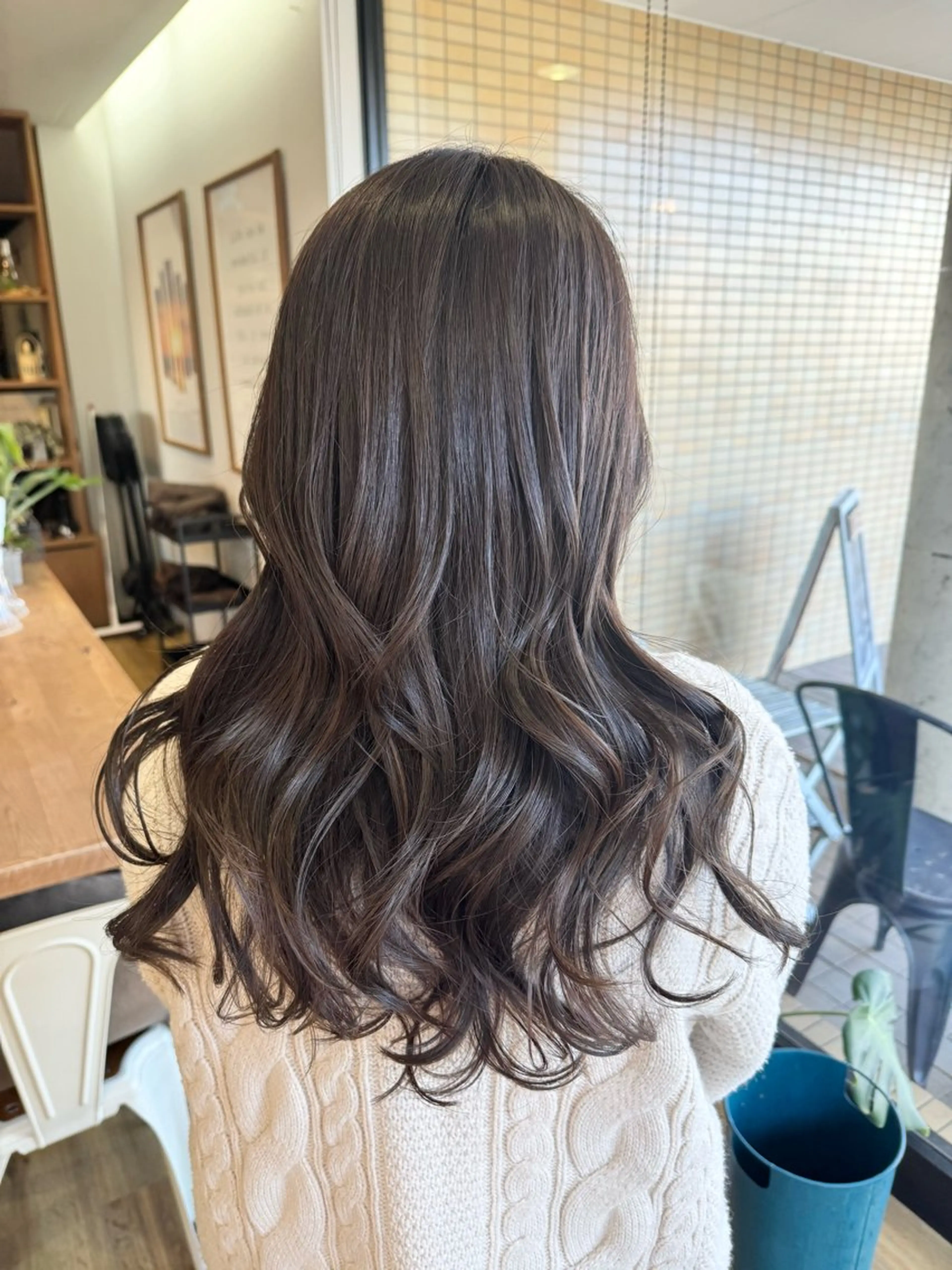ロング カラー グレージュ ヘアカラー トリートメント ツキダテ ユイのヘアスタイル