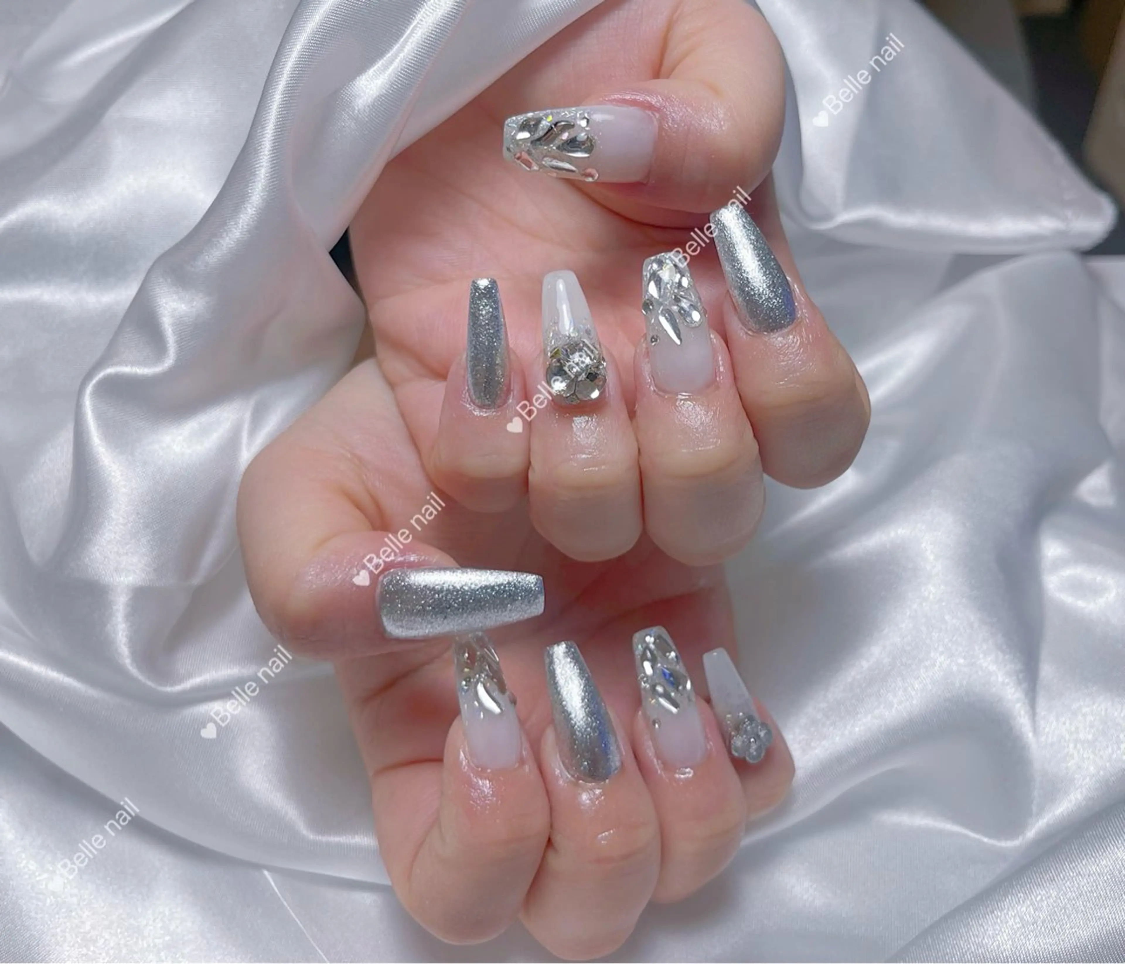 ネイル アートネイル 長さ出し フレンチネイル ジェルネイル キラキラネイル Belle Nail Salonのネイルデザイン