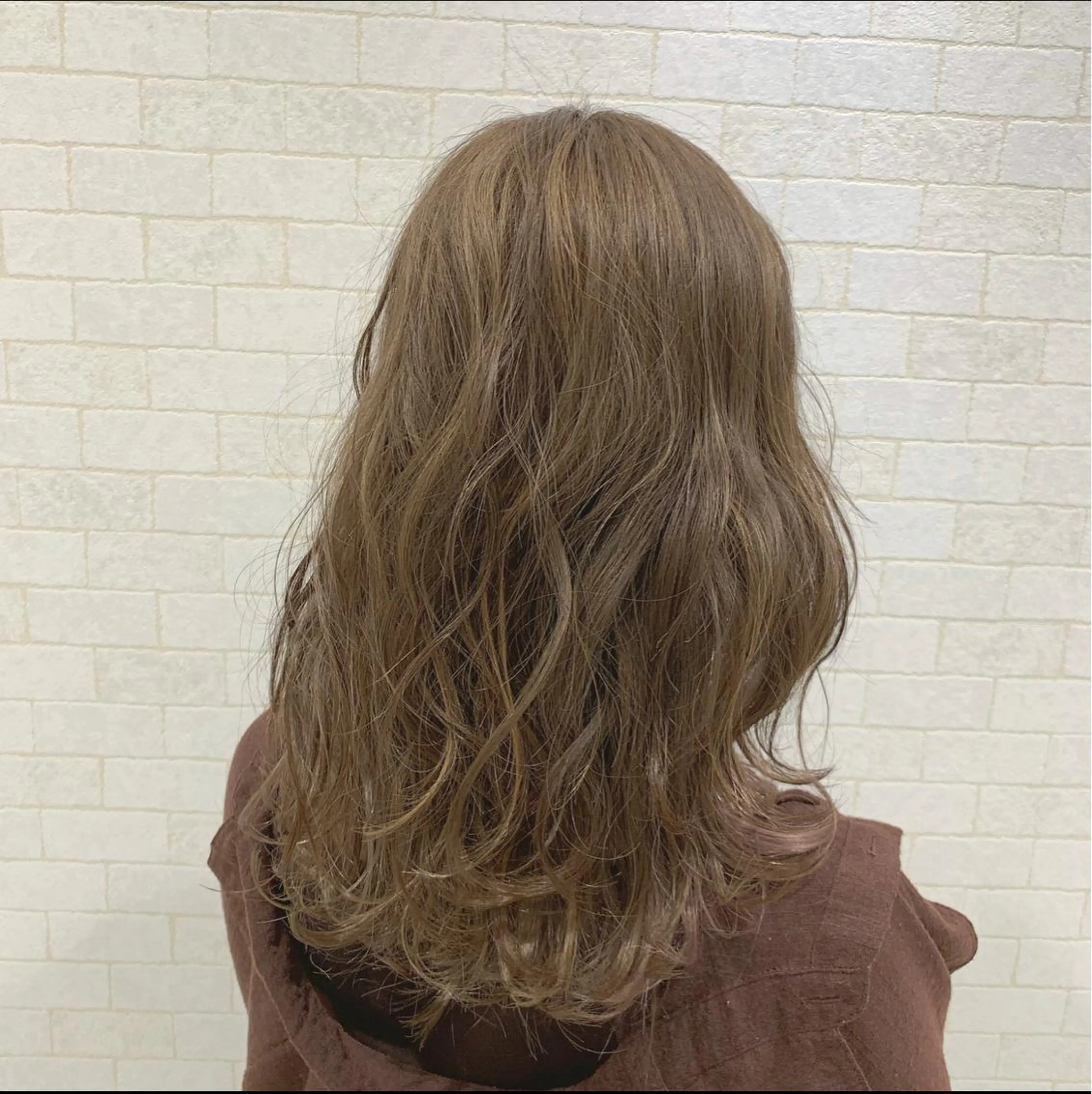 セミロング ハイライト 🇰🇷レイヤー カット💐Seinaのヘアスタイル