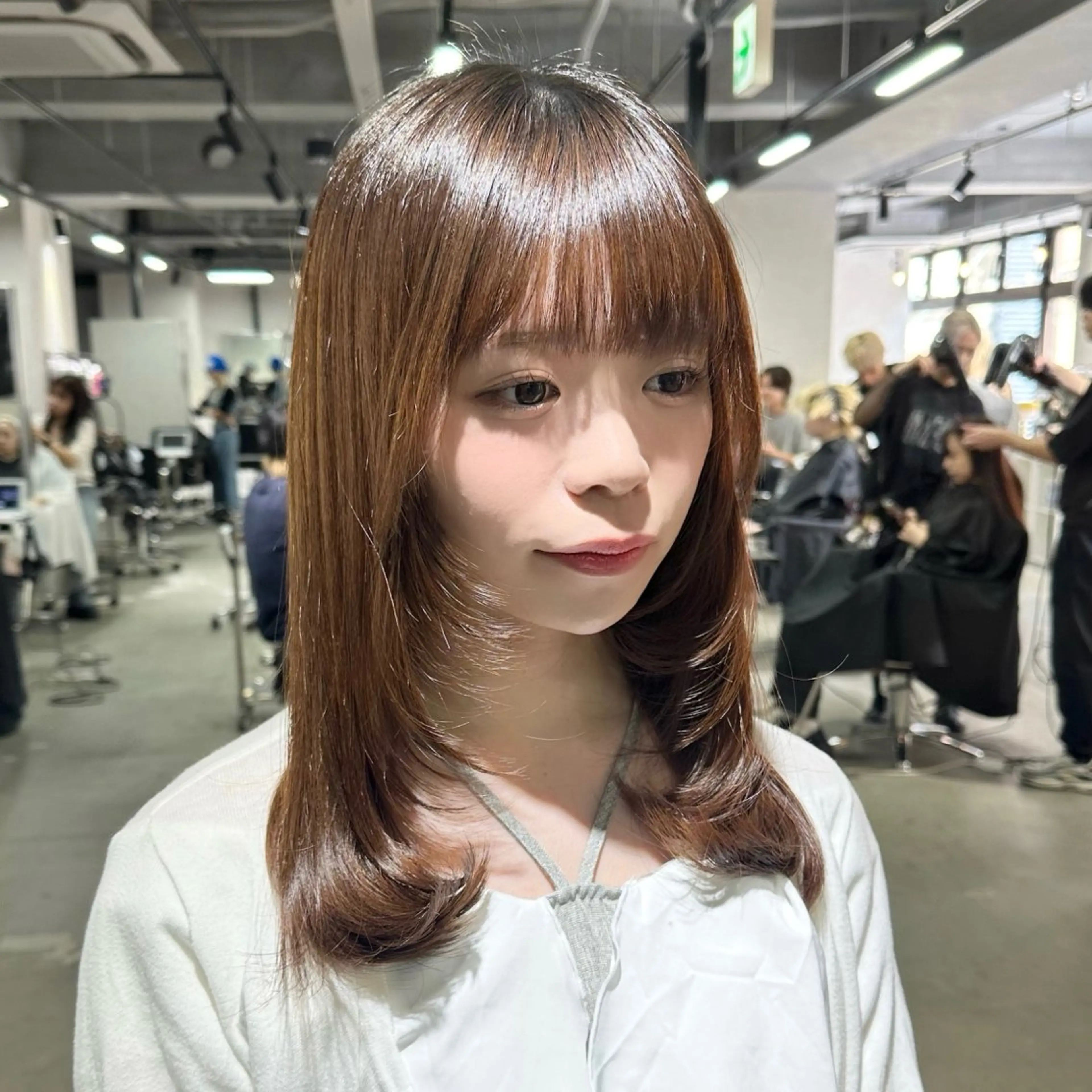 ミディアム ケアカラー ボブ 髪質改善 レイヤーカット トリートメント カット ヘアカラー トリートメント 艶髪カラー/レイヤ ー支持No.1renのヘアスタイル