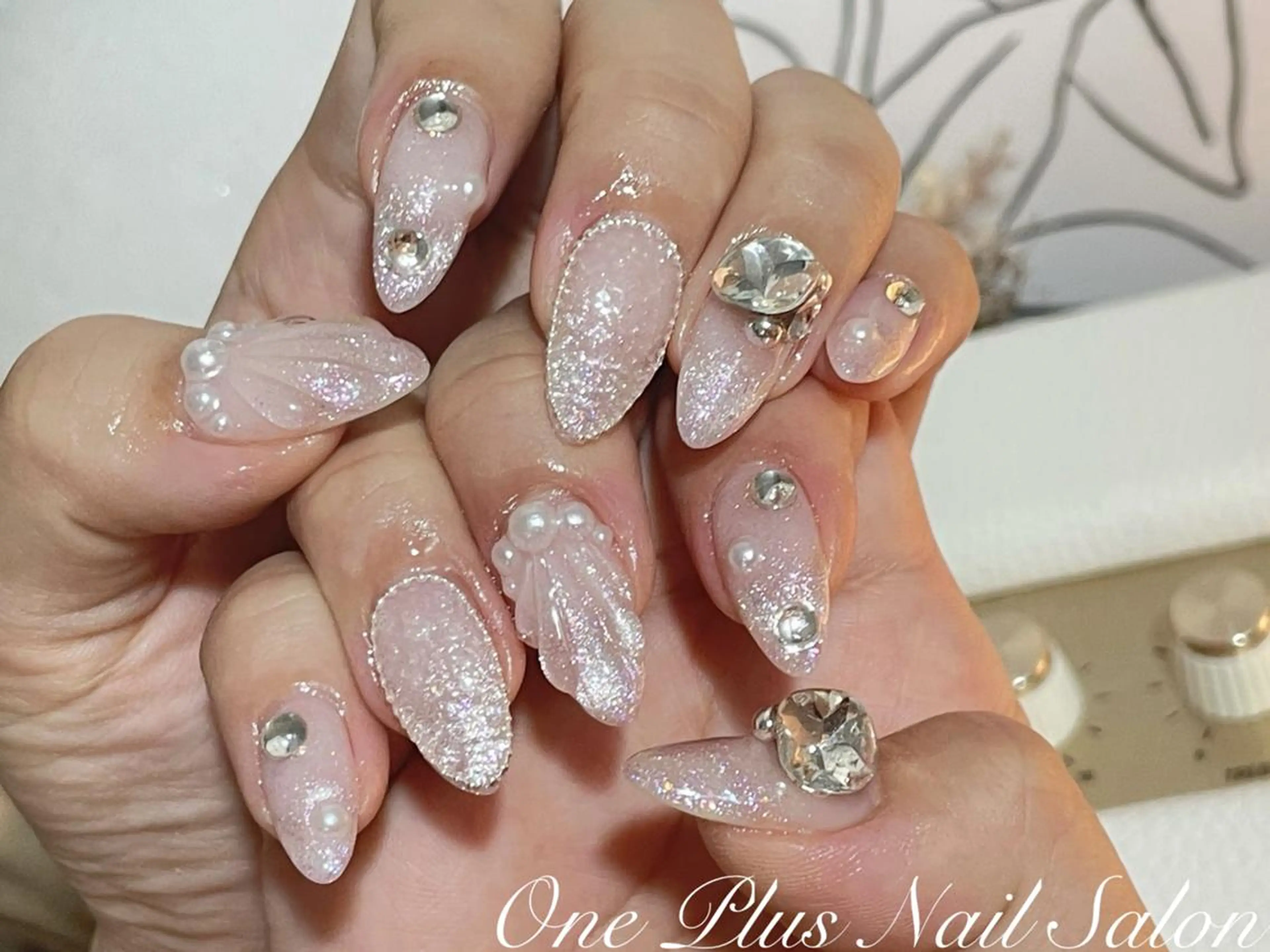 ネイル ジェルネイル キラキラネイル 韓国ネイル ラメ(グリッター) マグネットネイル One plus StudioNailのネイルデザイン