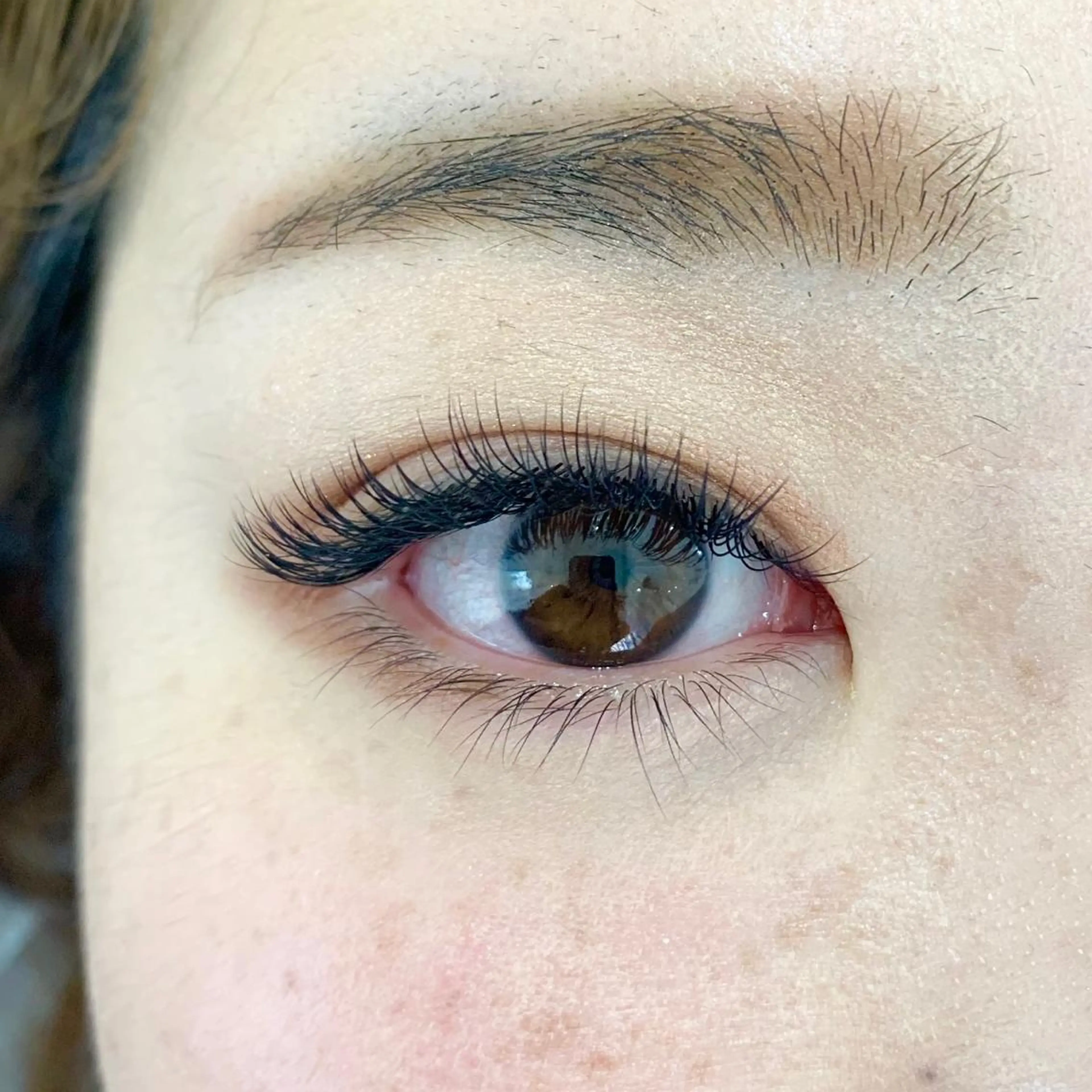 マツエク・マツパ ゴージャス armure所属・乾 春菜の眉毛・アイブロウイメージ