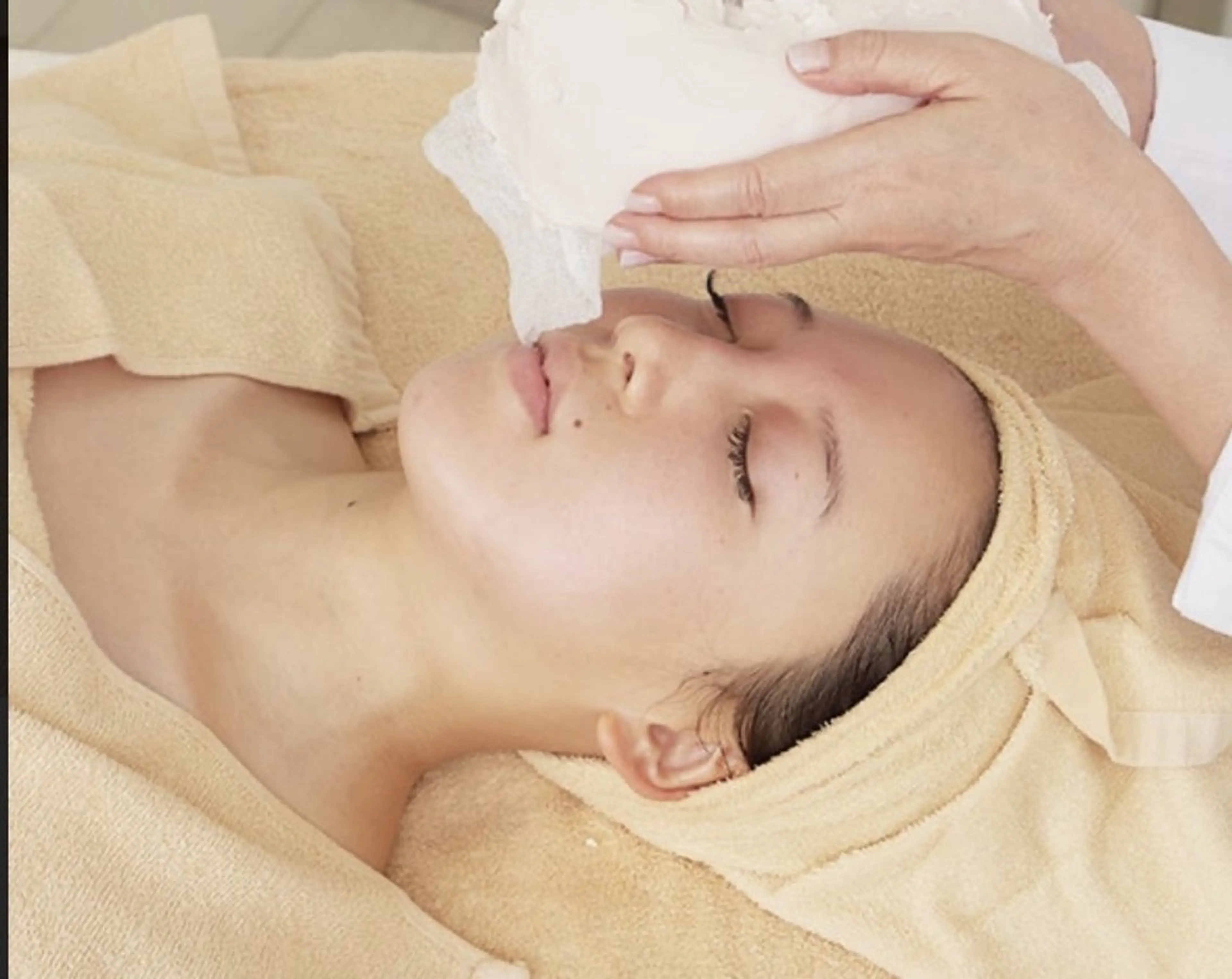 レディースフェイシャル&デコルテの写真