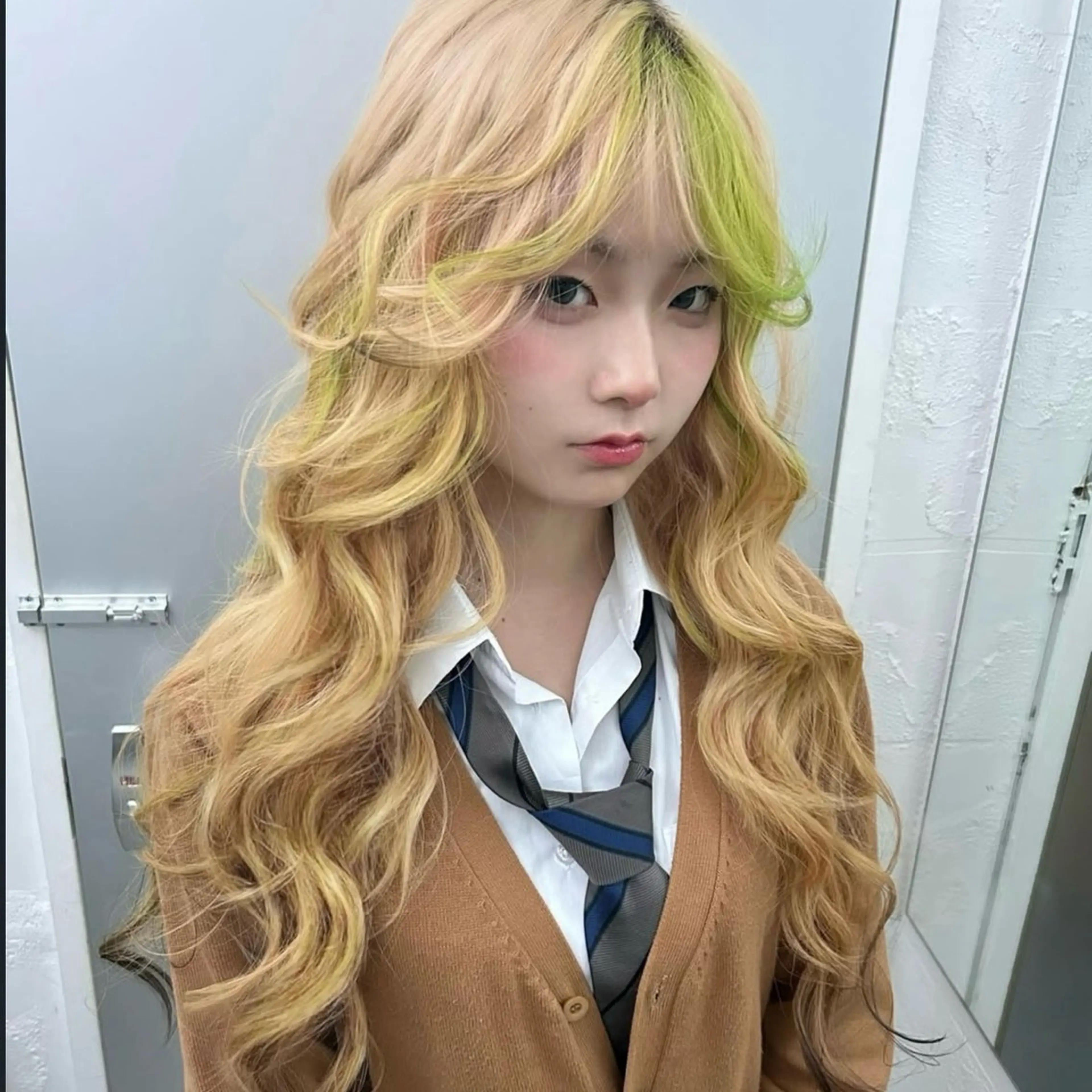 🦓学割U24🦓 ケアブリーチ+カラーorデザインカラー +トリートメントの写真