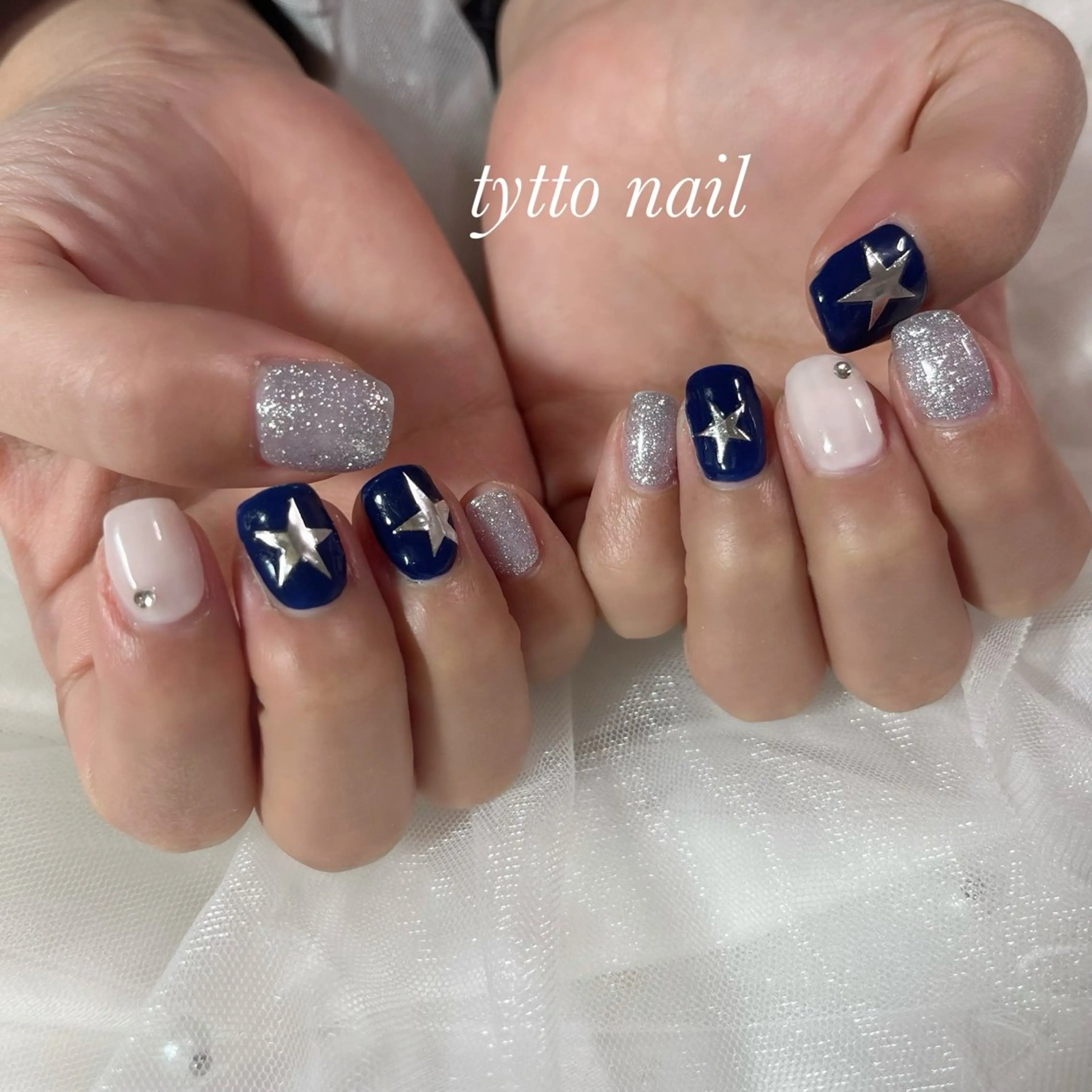 ネイル ブルー キラキラネイル ラメ(グリッター) ネイビー オフィスネイル ハンドネイル tytto nail ❤︎‪‪eri‪‪のネイルデザイン