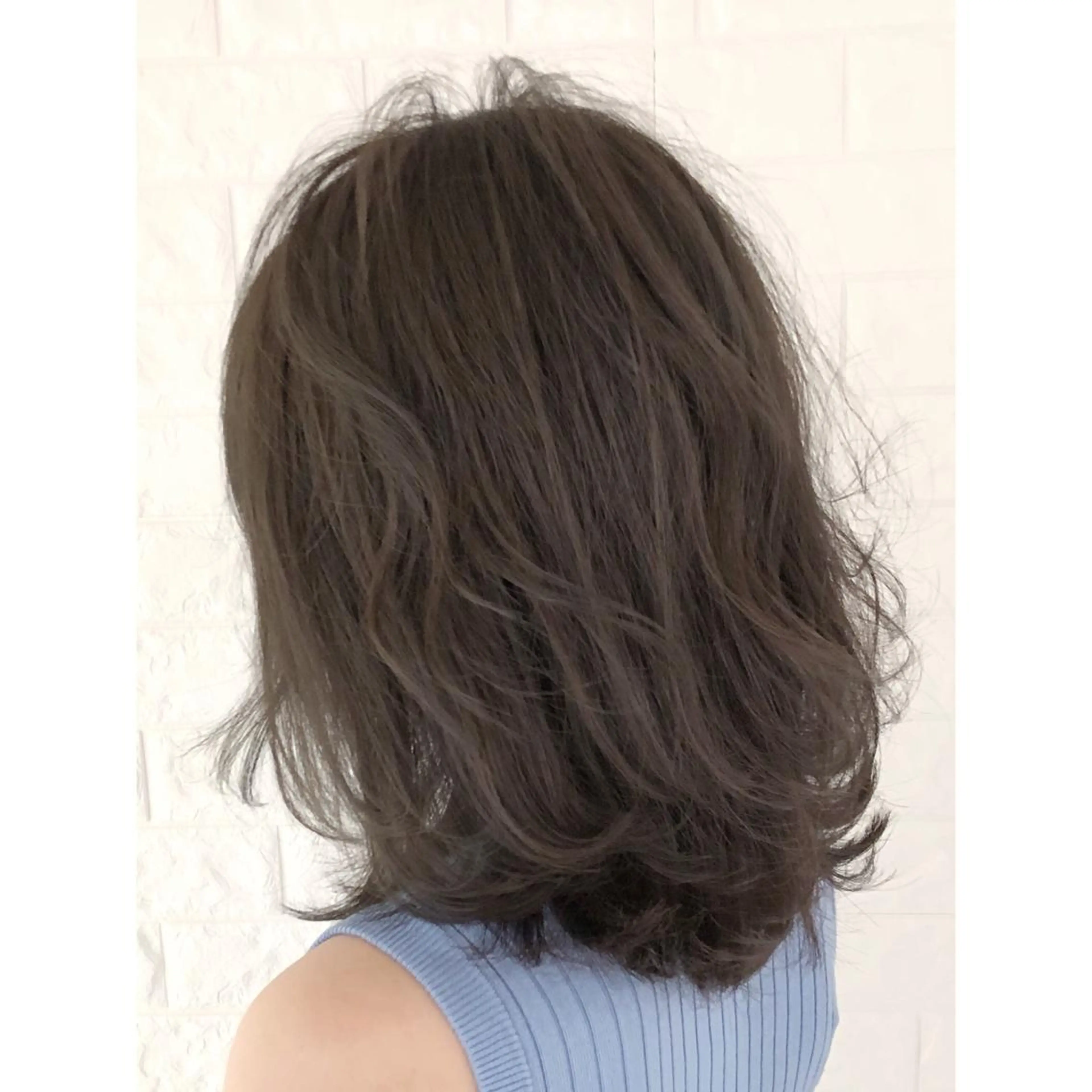 ミディアム カラー アッシュ 透明感カラー ハイライトカラー イルミナカラー ラベンダーカラー KIZU 髪質改善 オカルト怪談のヘアスタイル