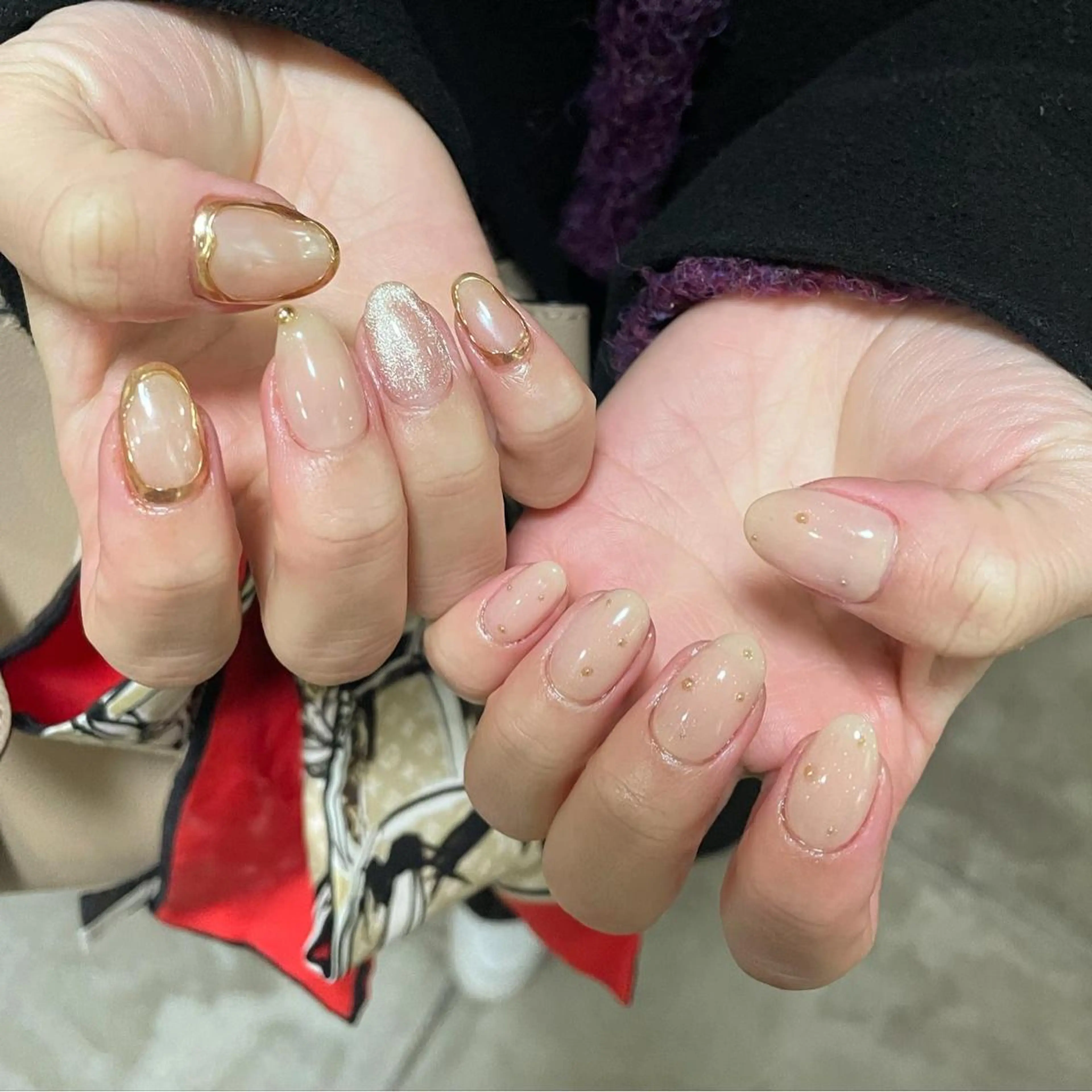 ネイル カジュアル ゴールド マグネットネイル ミラーネイル ニュアンスネイル ハンドネイル ハンドケア lyly.nail所属・lylynail YUUKAのネイルデザイン