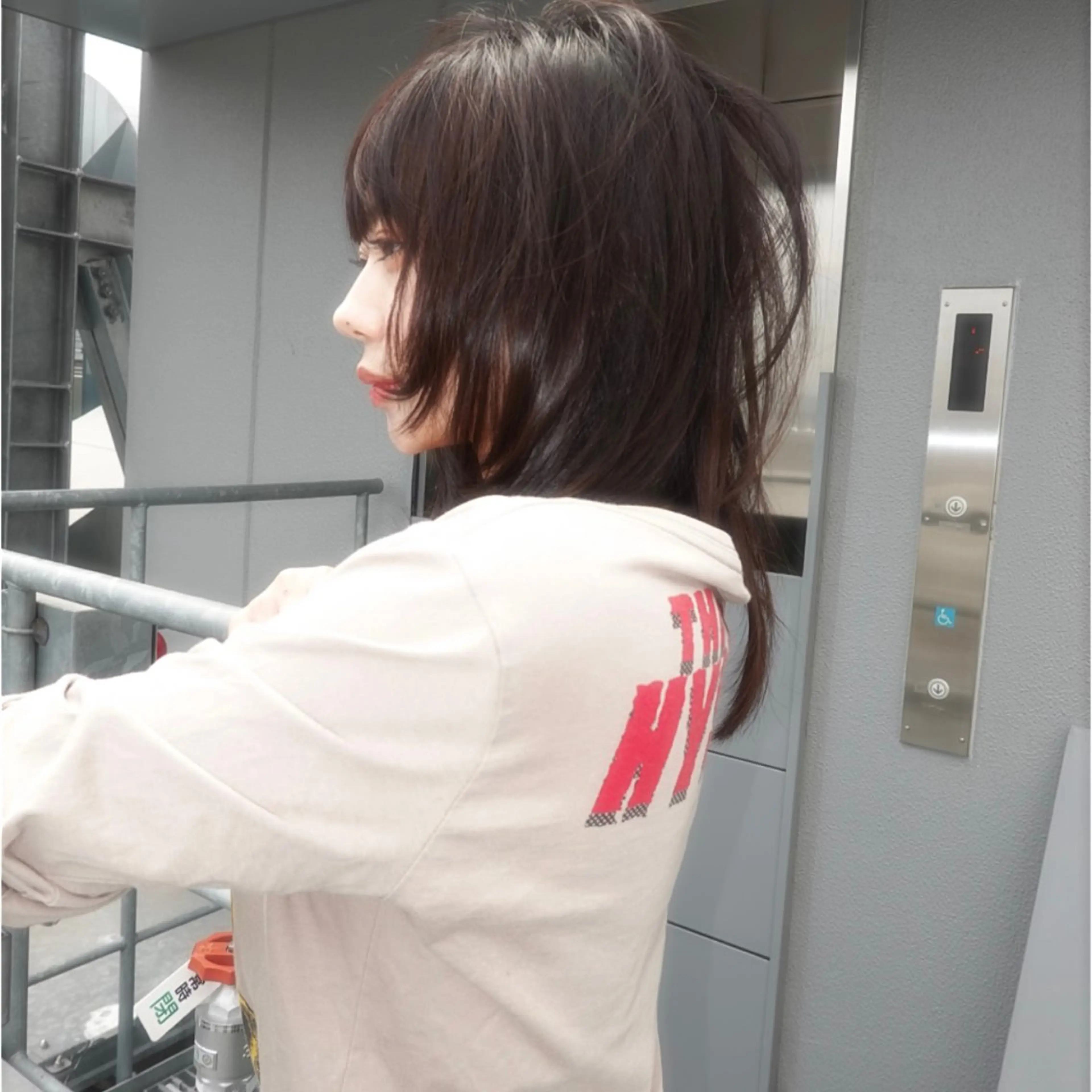 セミロング レイヤーカット カット bloc japon所属・ﾌﾞﾚｲｽﾞ˚✧₊⁎ ﾚｲﾔｰToriのヘアスタイル