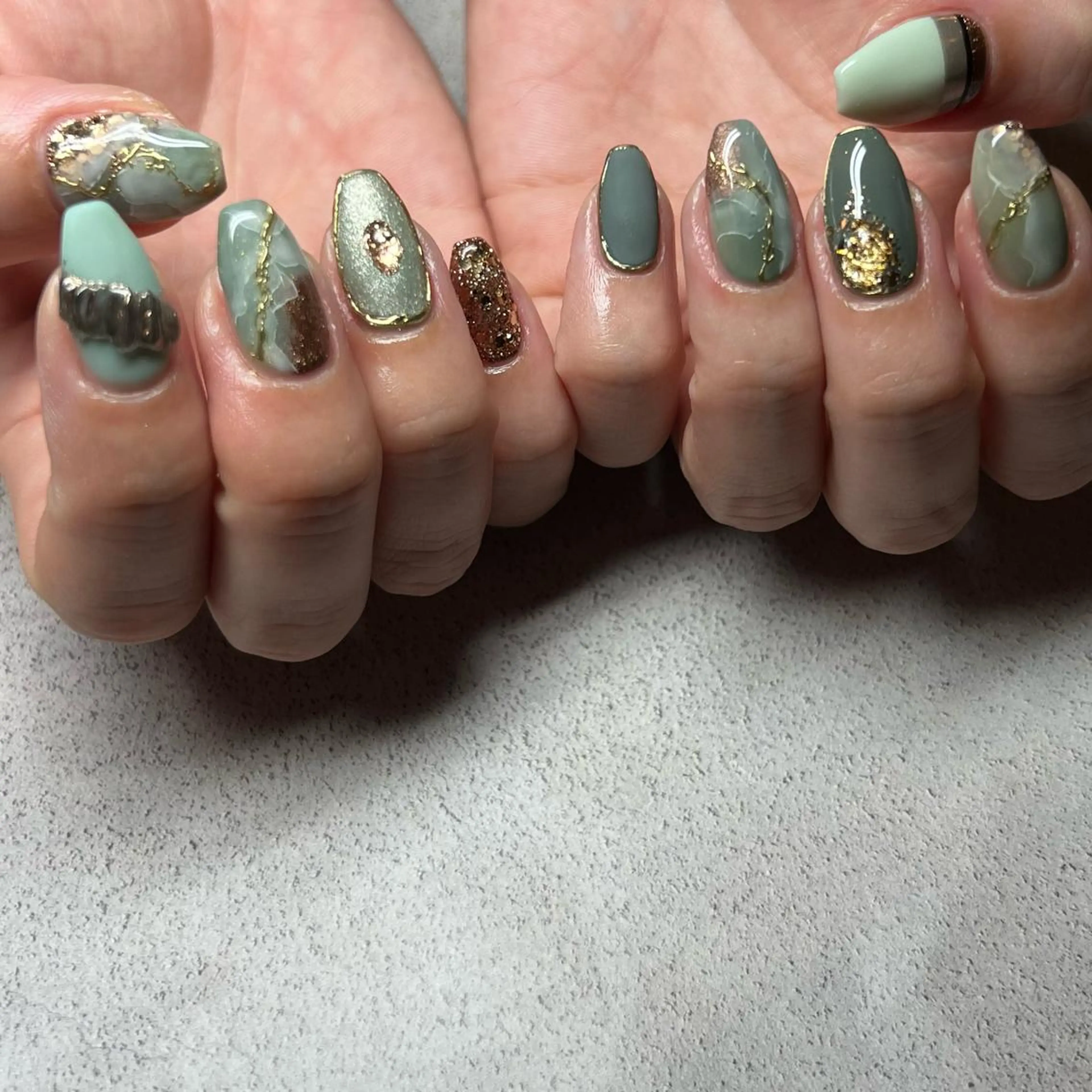 ネイル 大理石ネイル(マーブル) ニュアンスネイル 𝐫𝐚𝐢 𝐧𝐚𝐢𝐥のネイルデザイン