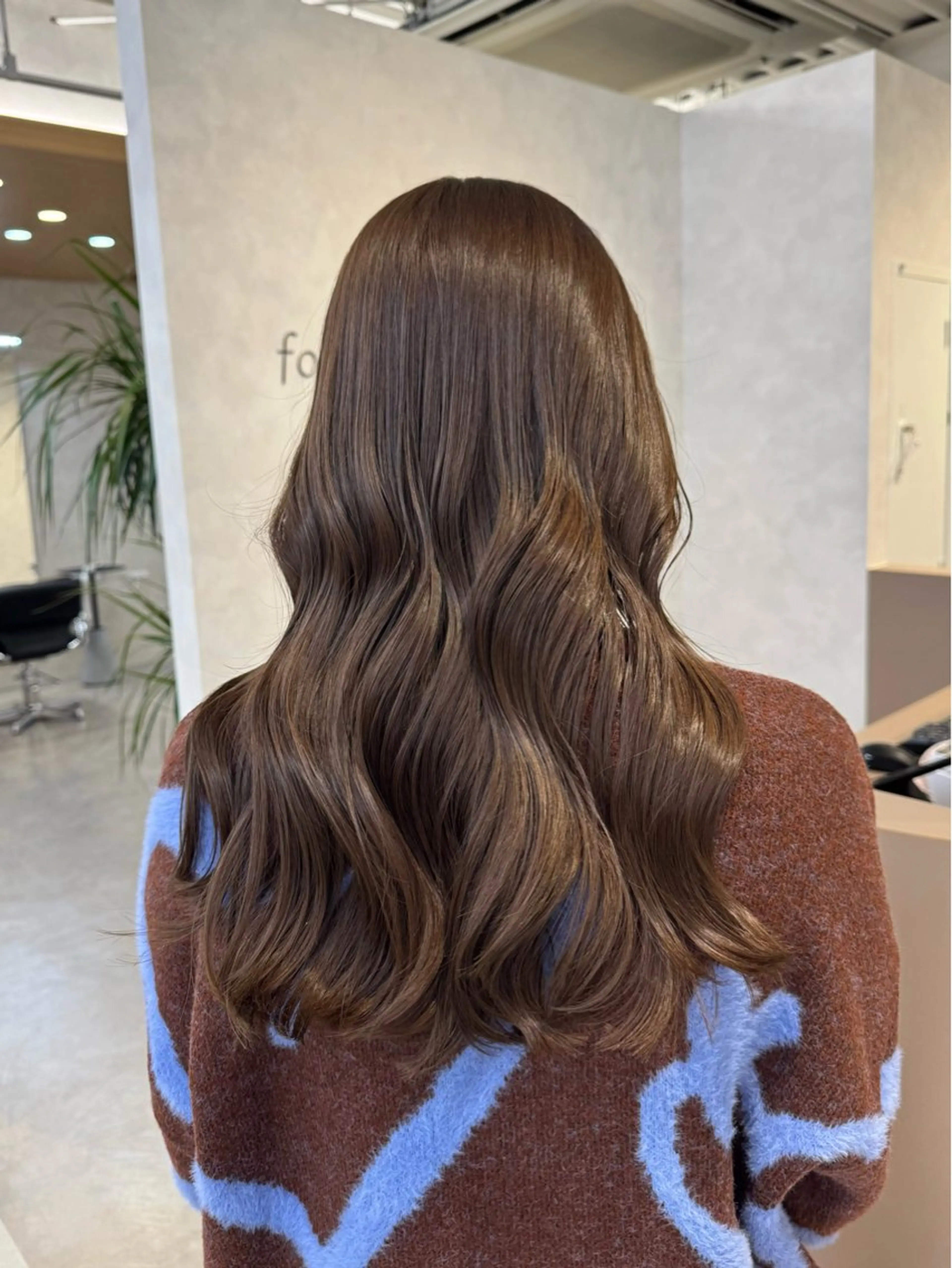 ロング カラー ベージュカラー オリーブベージュ カット ヘアカラー 韓国風🇰🇷レイヤ ーKEI🇰🇷のヘアスタイル