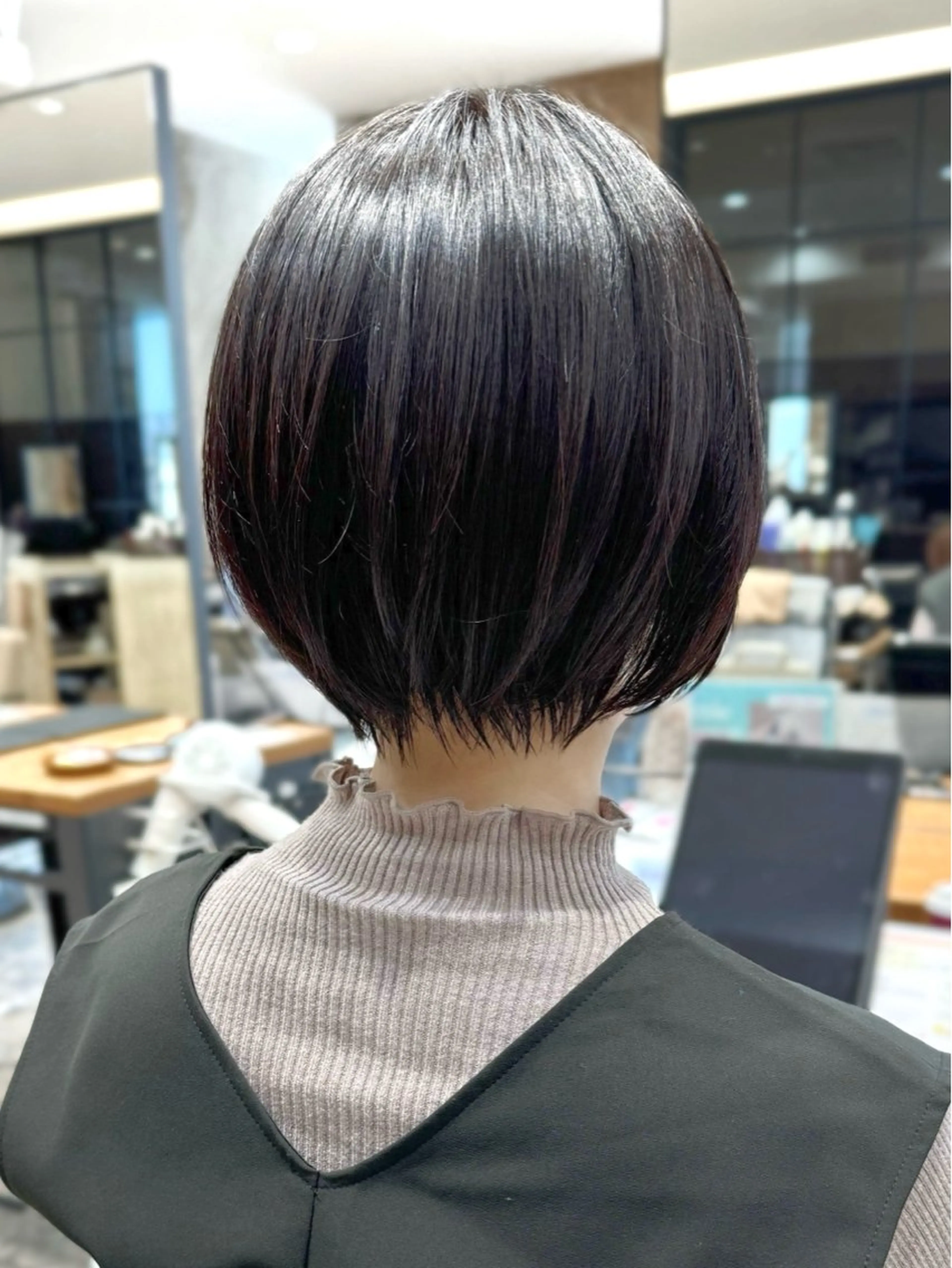 ショート カラー カット ヘアカラー トリートメント 💍新宿ショート 💍岩田莉奈のヘアスタイル