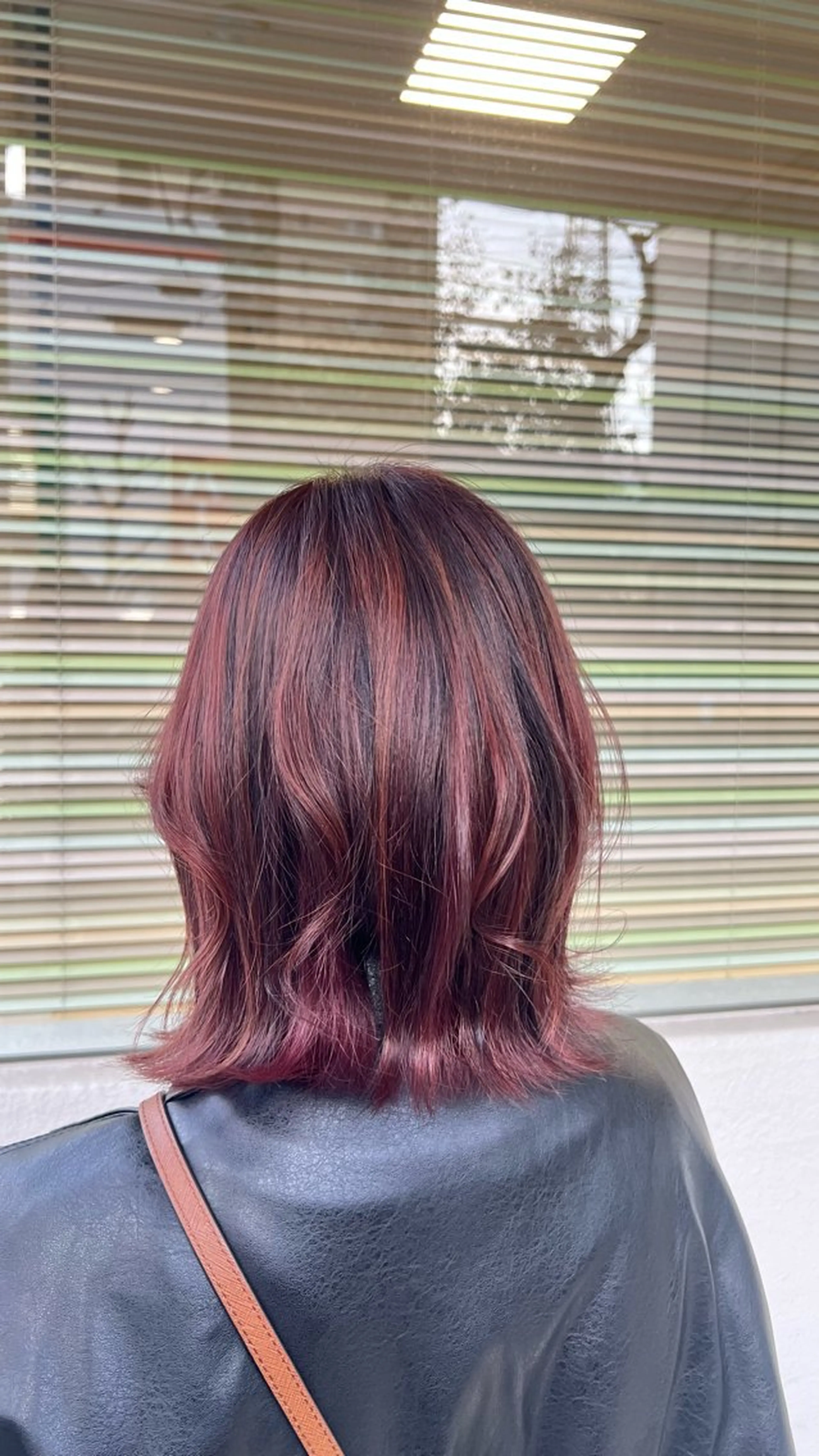 カラー デザインカラー 宮森 朱里のヘアスタイル