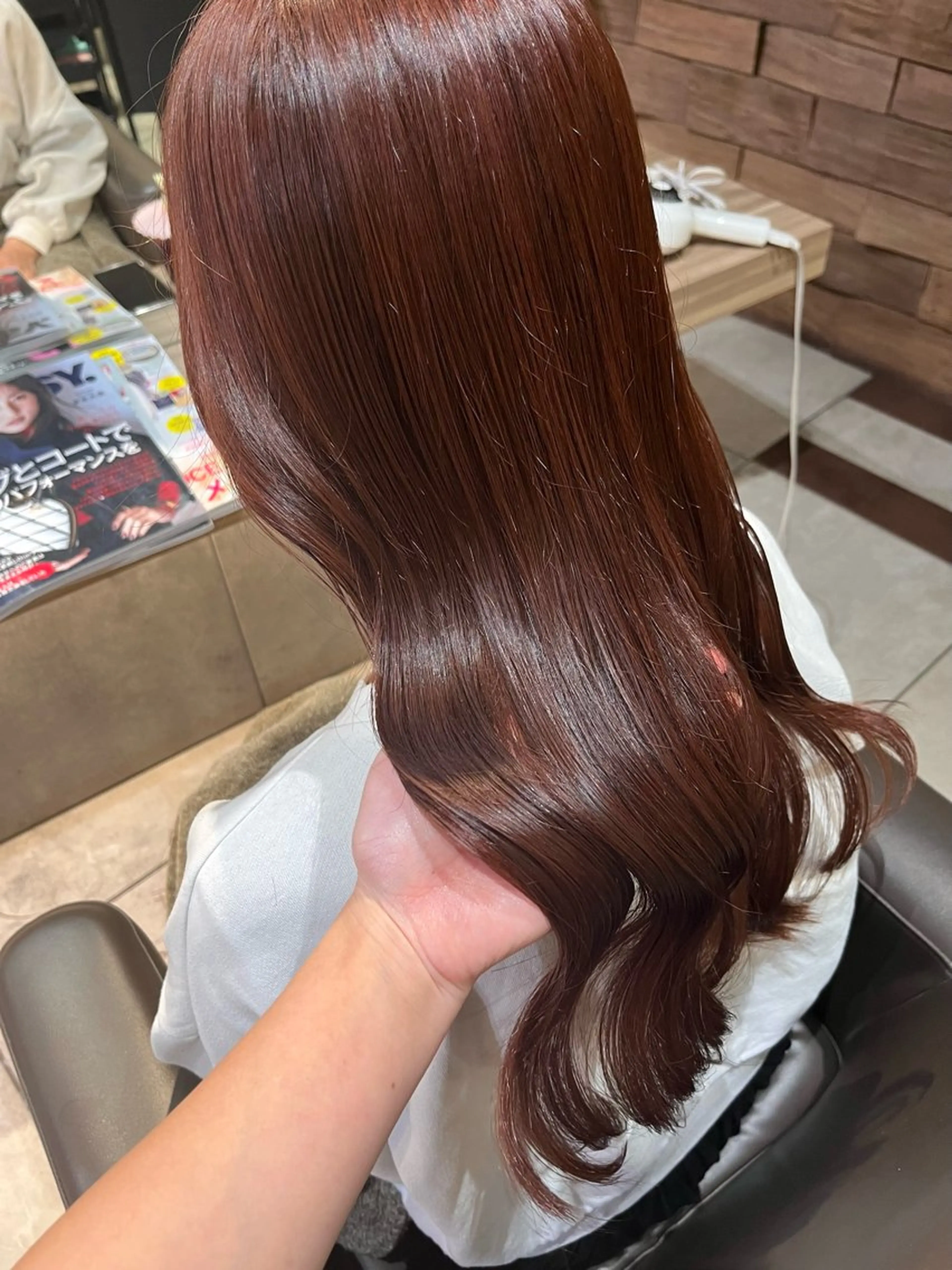 ロング カラー ブリーチ ブラウンカラー ブリーチなしカラー ピンクカラー ピンクブラウン 川越 輝梨奈のヘアスタイル