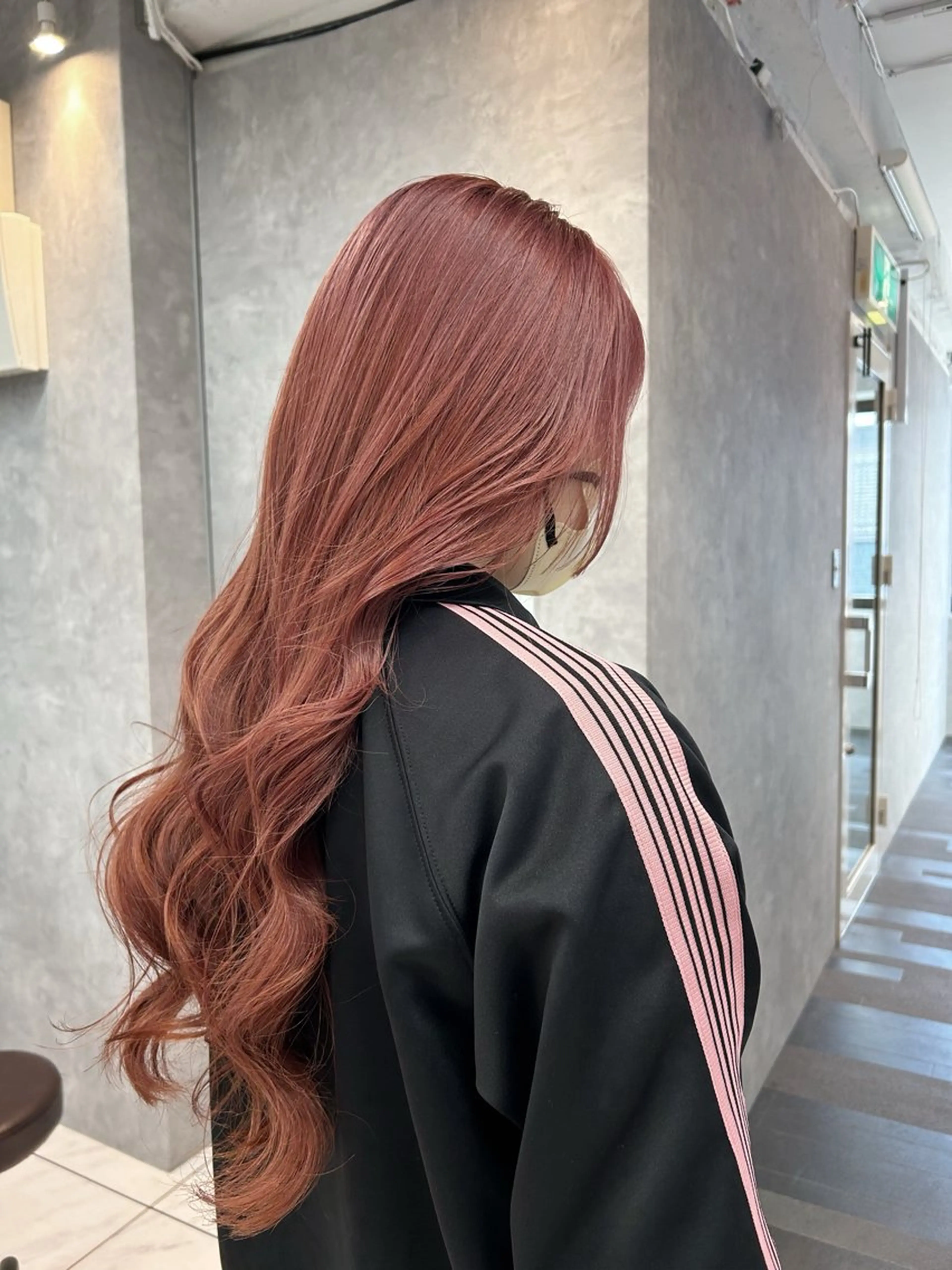 ロング カラー ブリーチ ピンクカラー _WHITE 天神店 YUMEKA🐻のヘアスタイル