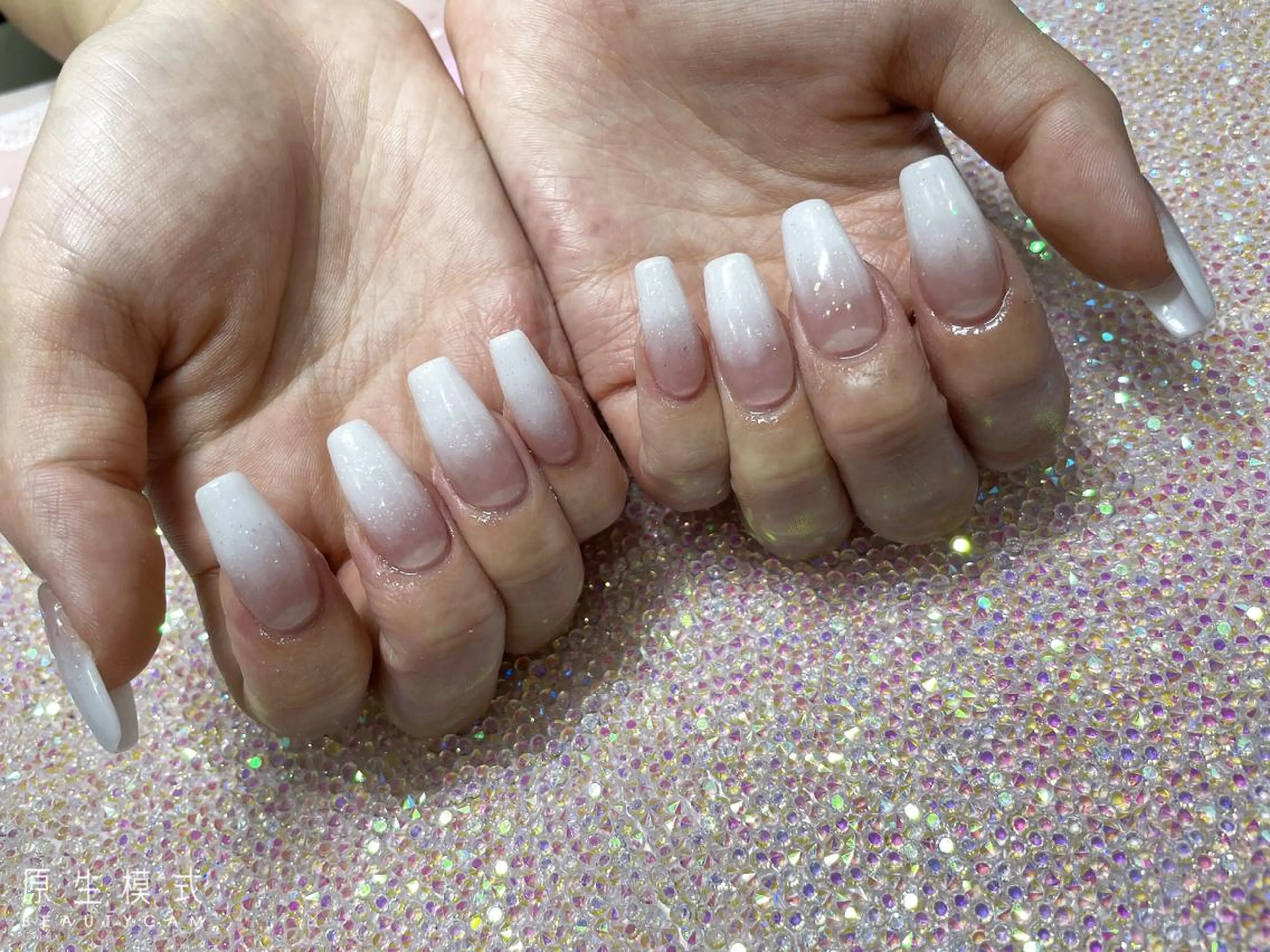 ミディアム ネイル ハンドネイル 《LB》ラブリエ Nail&eyeのマツエク・マツパデザイン