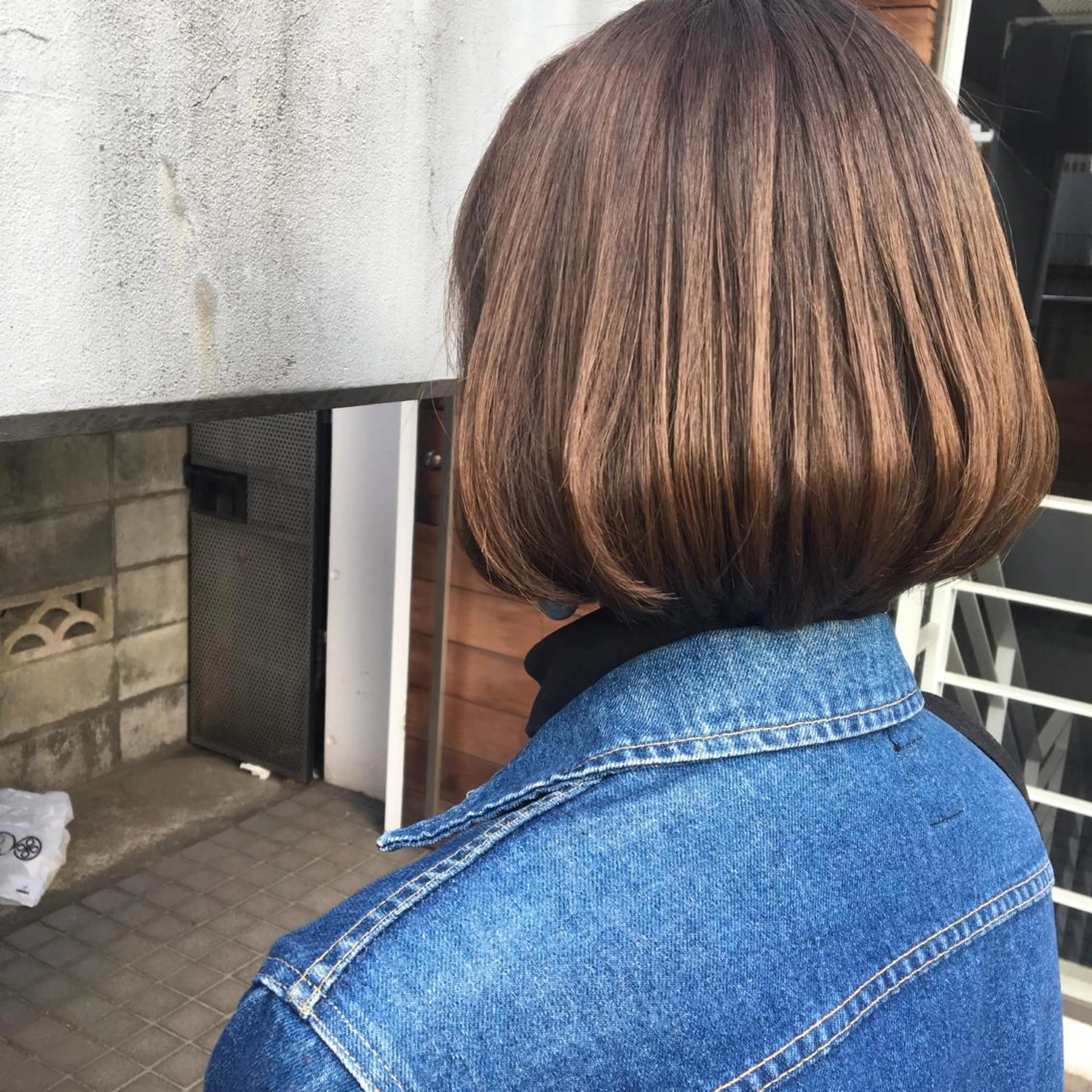 ミディアム カラー THE DAY所属・AKI HASHIMOTOのヘアスタイル