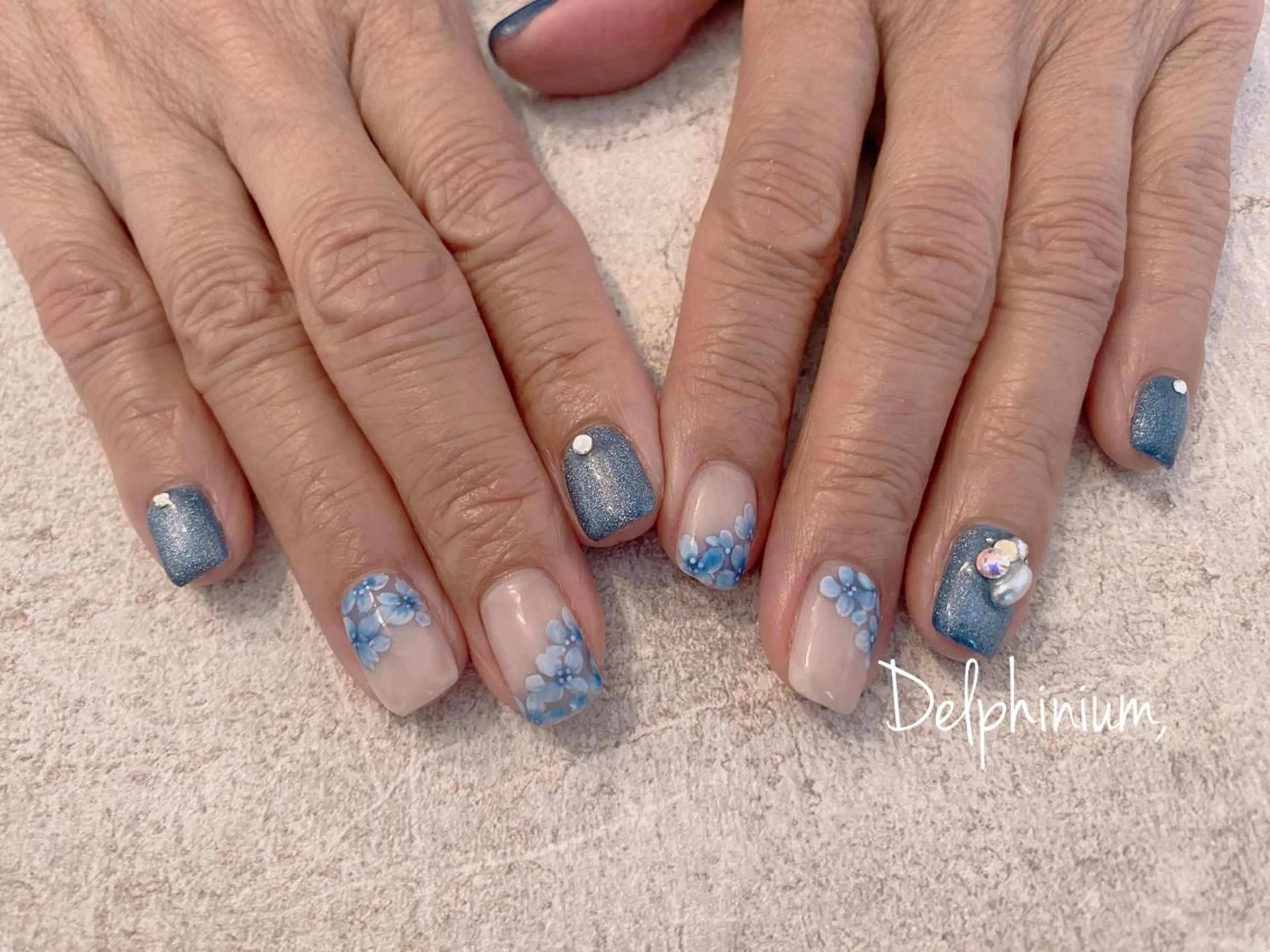 ネイル ハンドネイル 岡本 友恵のネイルデザイン