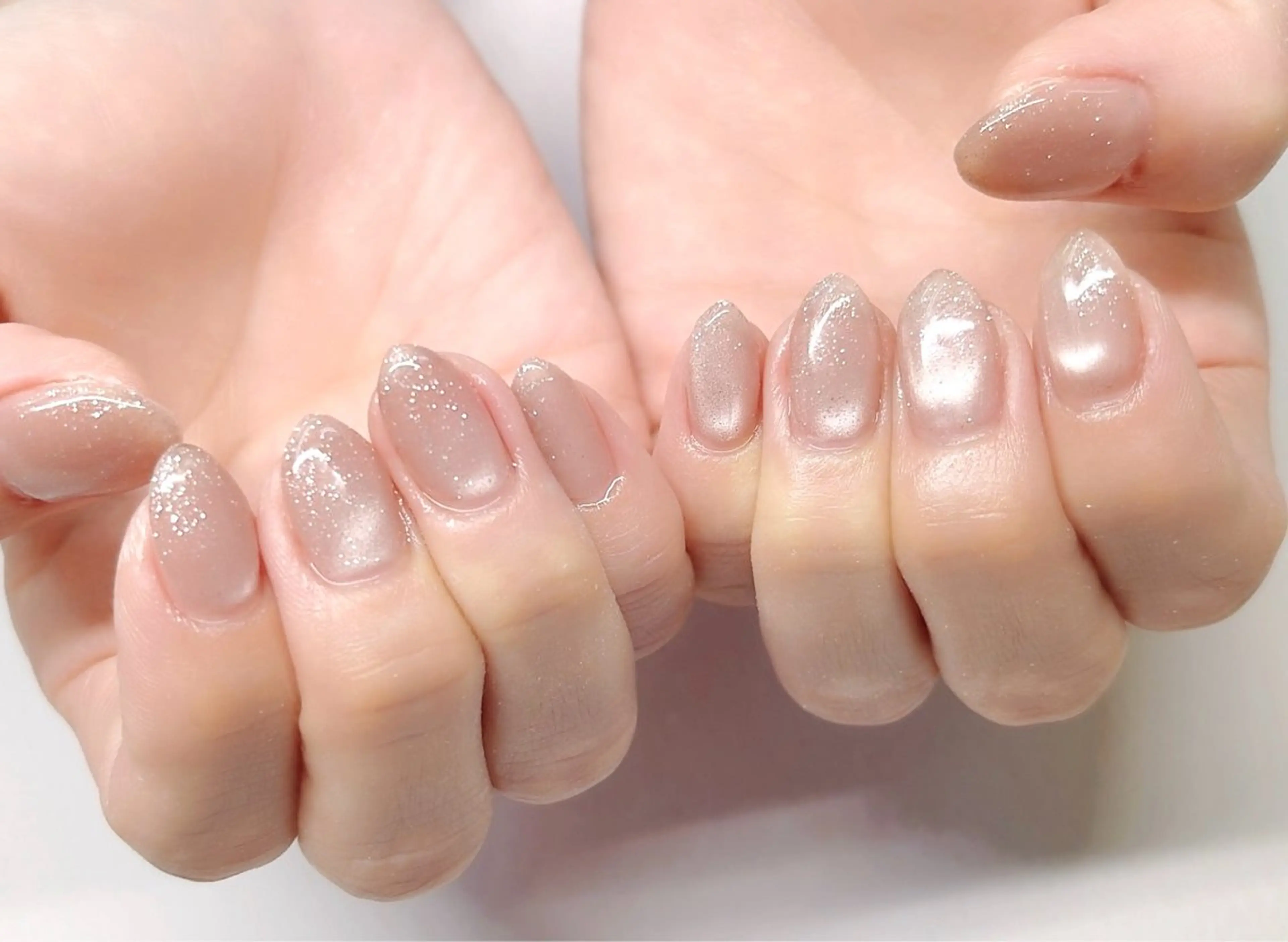 ネイル フラッシュネイル マグネットネイル マグネットワンカラー ワンカラーネイル ハンドネイル iku🌷 by 上福岡らんらんのネイルデザイン