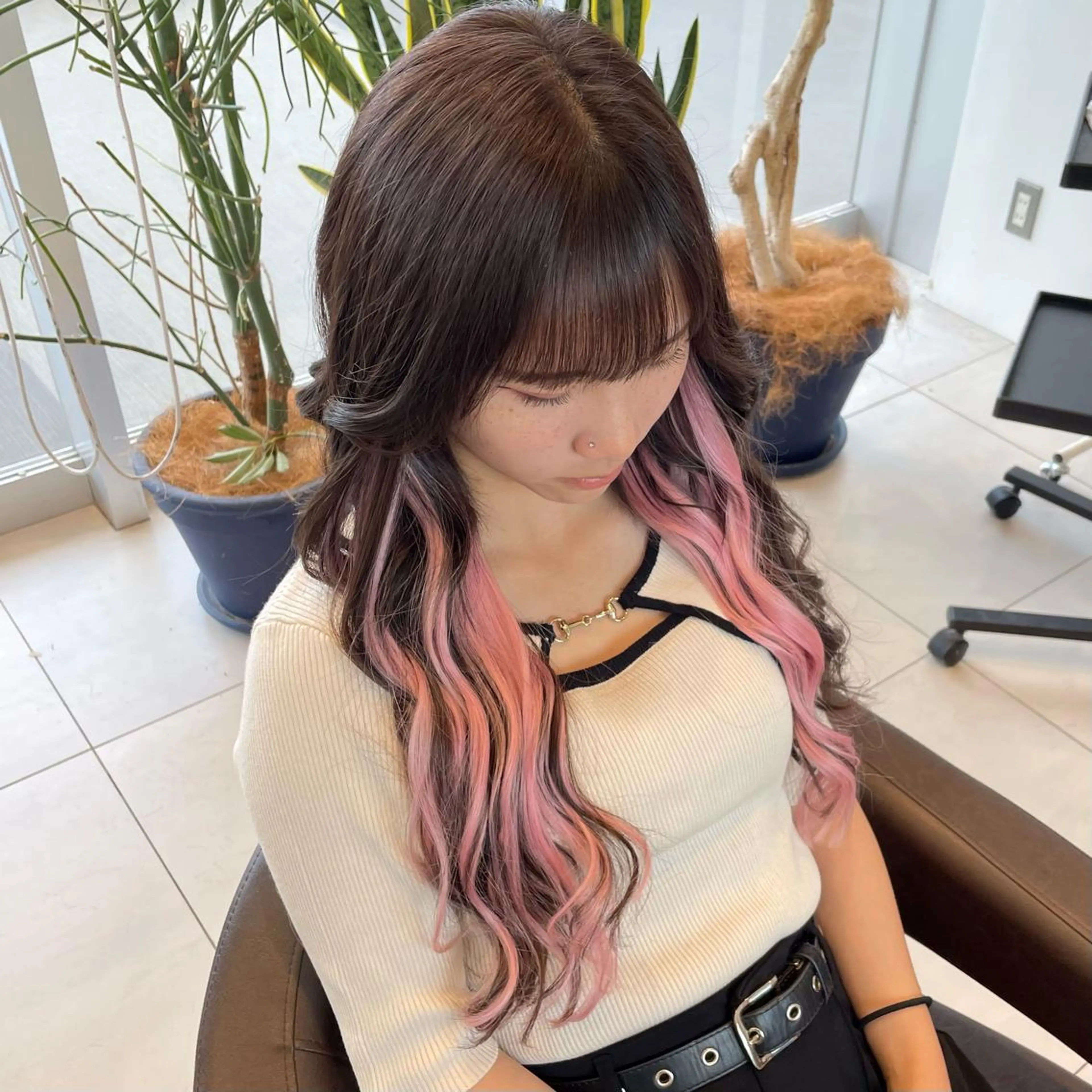 ロング エクステ Earth  Authentic 草津エイスクエア店所属・苗村 梨愛のヘアスタイル