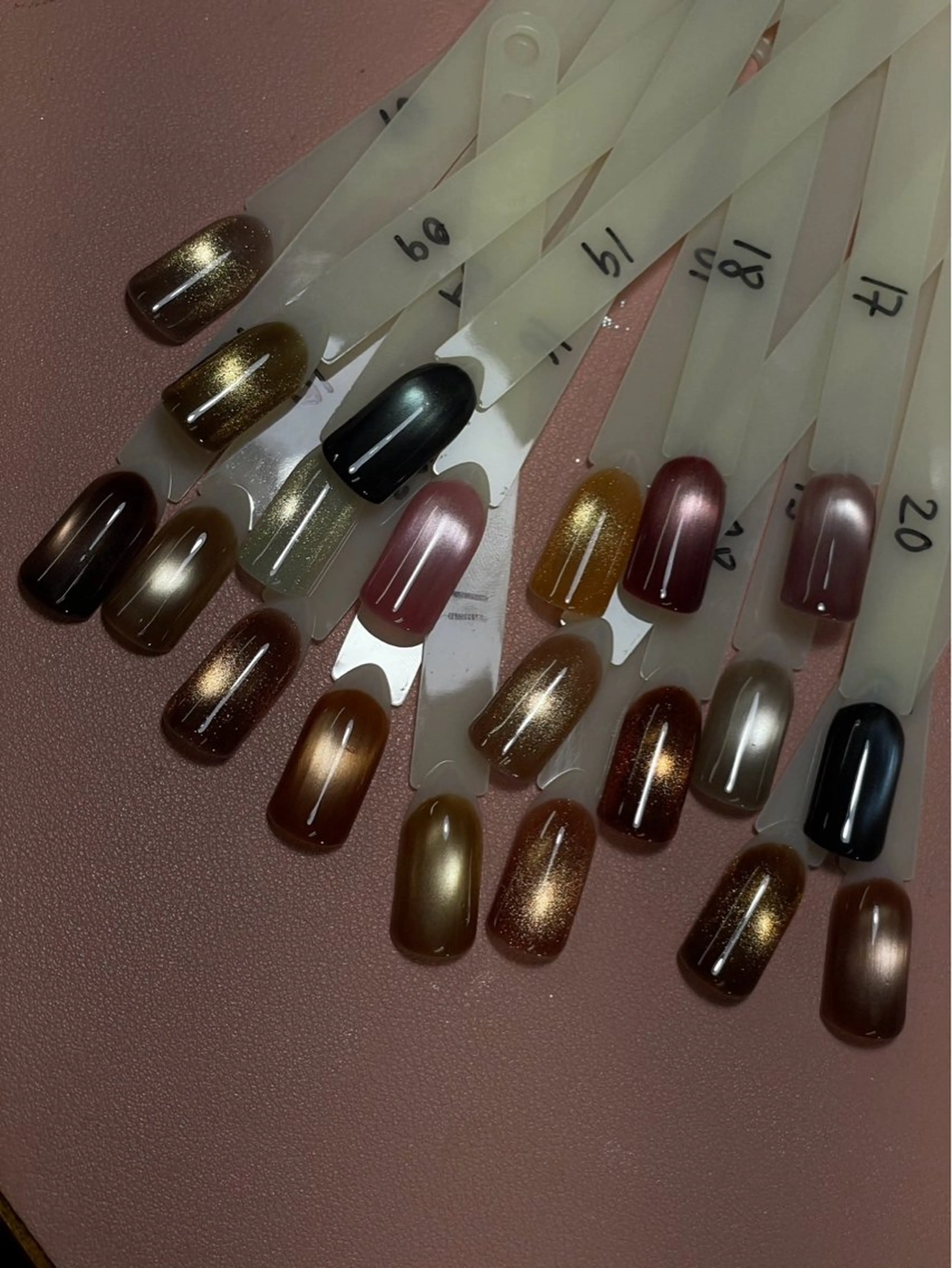 ネイル ブラウン チークネイル 桜ネイル 長さ出し フットネイル ハンドネイル XIINH NAIL SALONのネイルデザイン