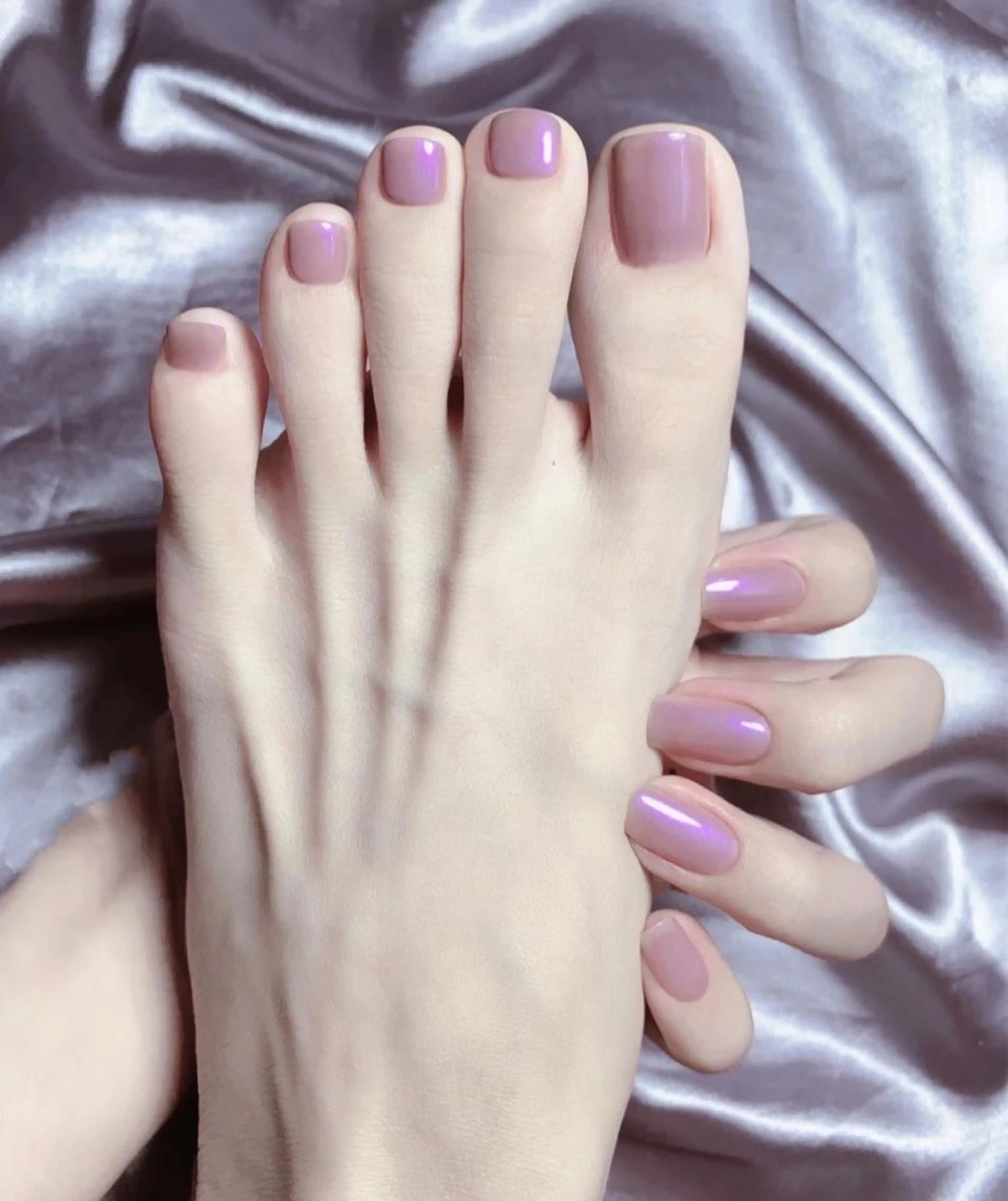 【ソフトジェルオフ無料】HANDワンカラー&FOOTワンカラーセット➕甘皮ケア➕保湿オイルの写真