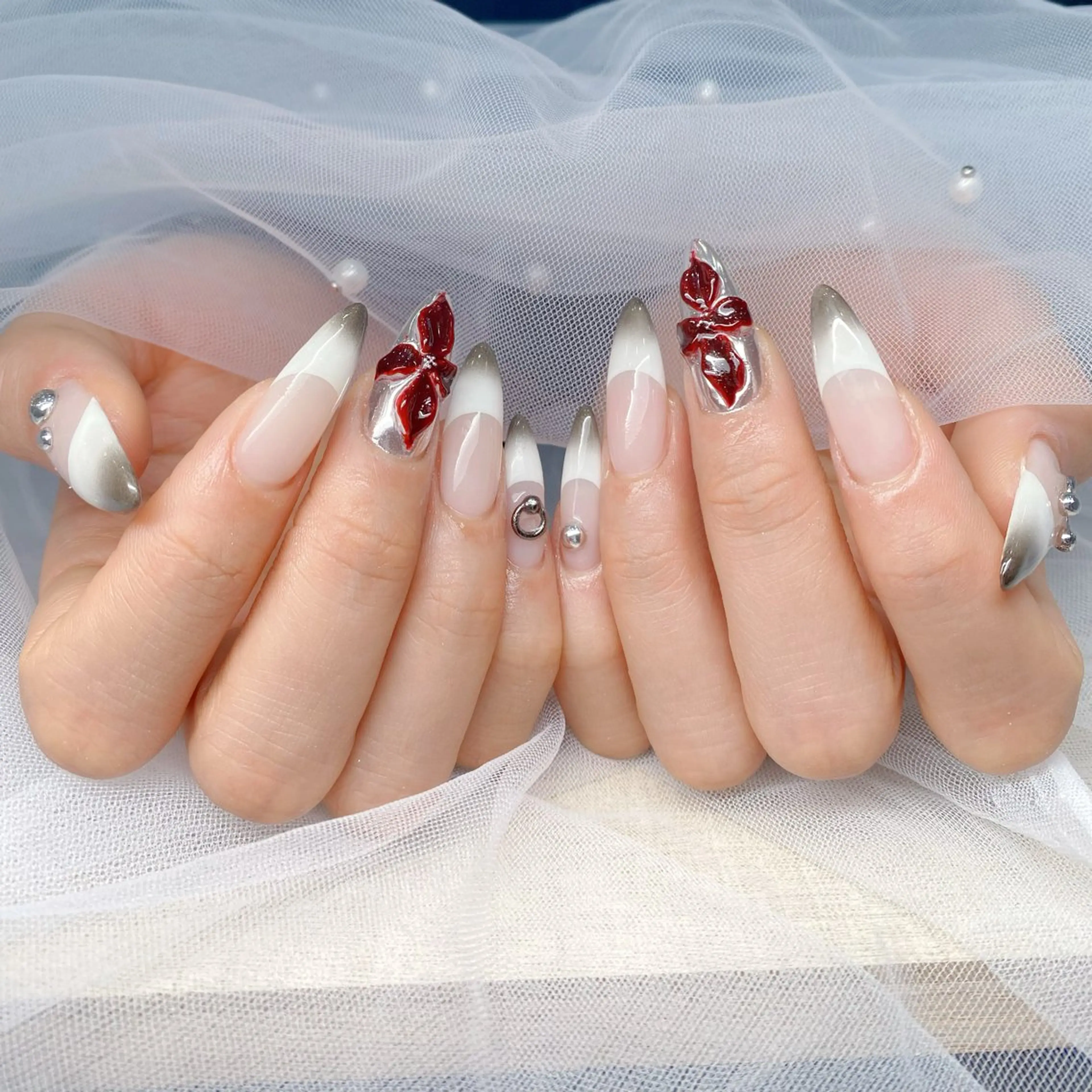 ネイル オーロラネイル ブルー チークネイル 長さ出し フットネイル ハンドネイル Momo チップ長さ出し専門店のネイルデザイン