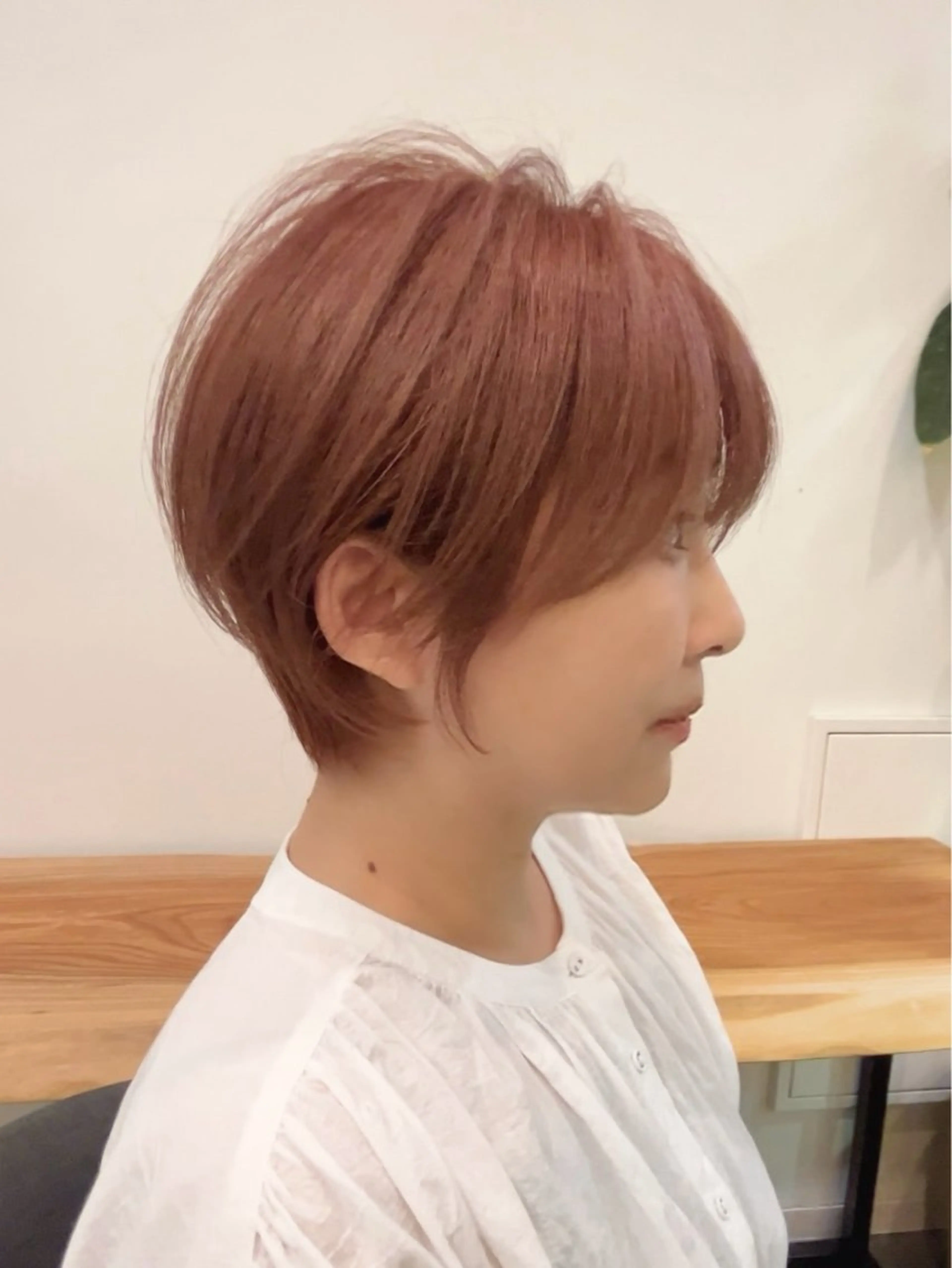 ショート カラー ベージュカラー ブリーチ ダブルカラー グレージュ ハイトーンカラー i.Ehime所属・VIEW EHIME 齋藤  あつきのヘアスタイル