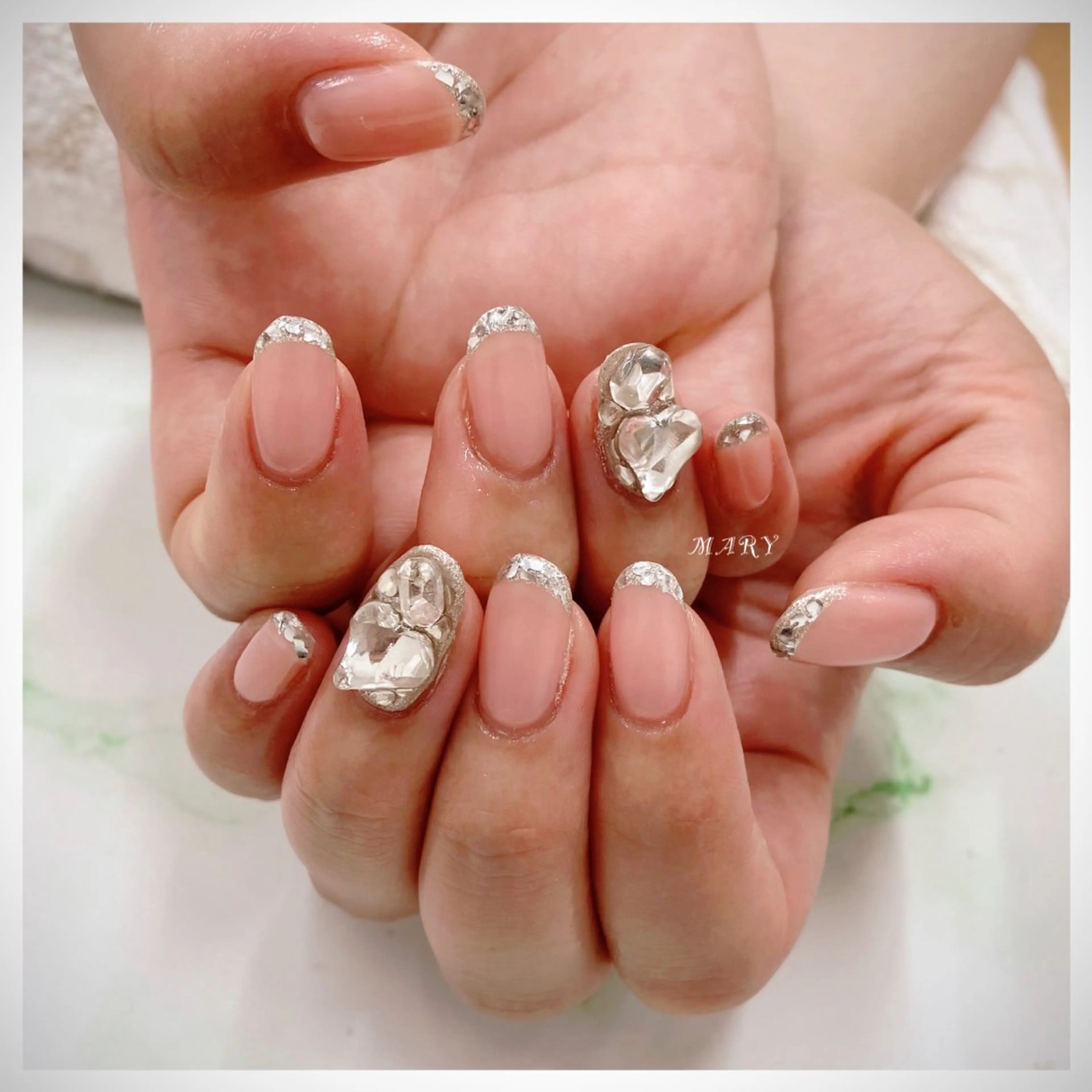 ネイル フレンチネイル ガラスフレンチ ハート ニュアンスネイル ピンク ハンドネイル Mary nail所属・Mary nail .narumiのネイルデザイン