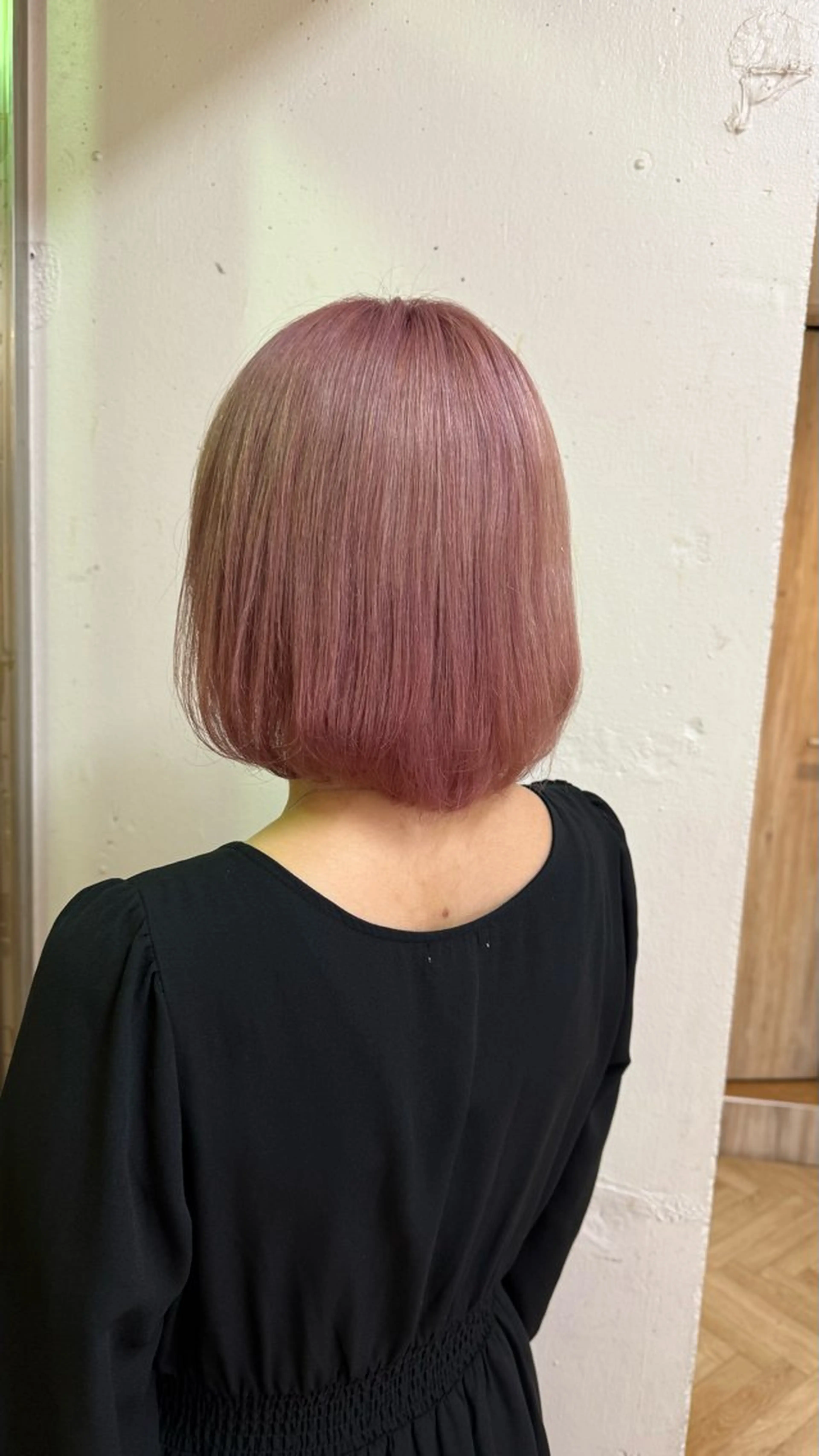 ミディアム ヘアカラー 艶カラー/ ストレート/くるみのヘアスタイル