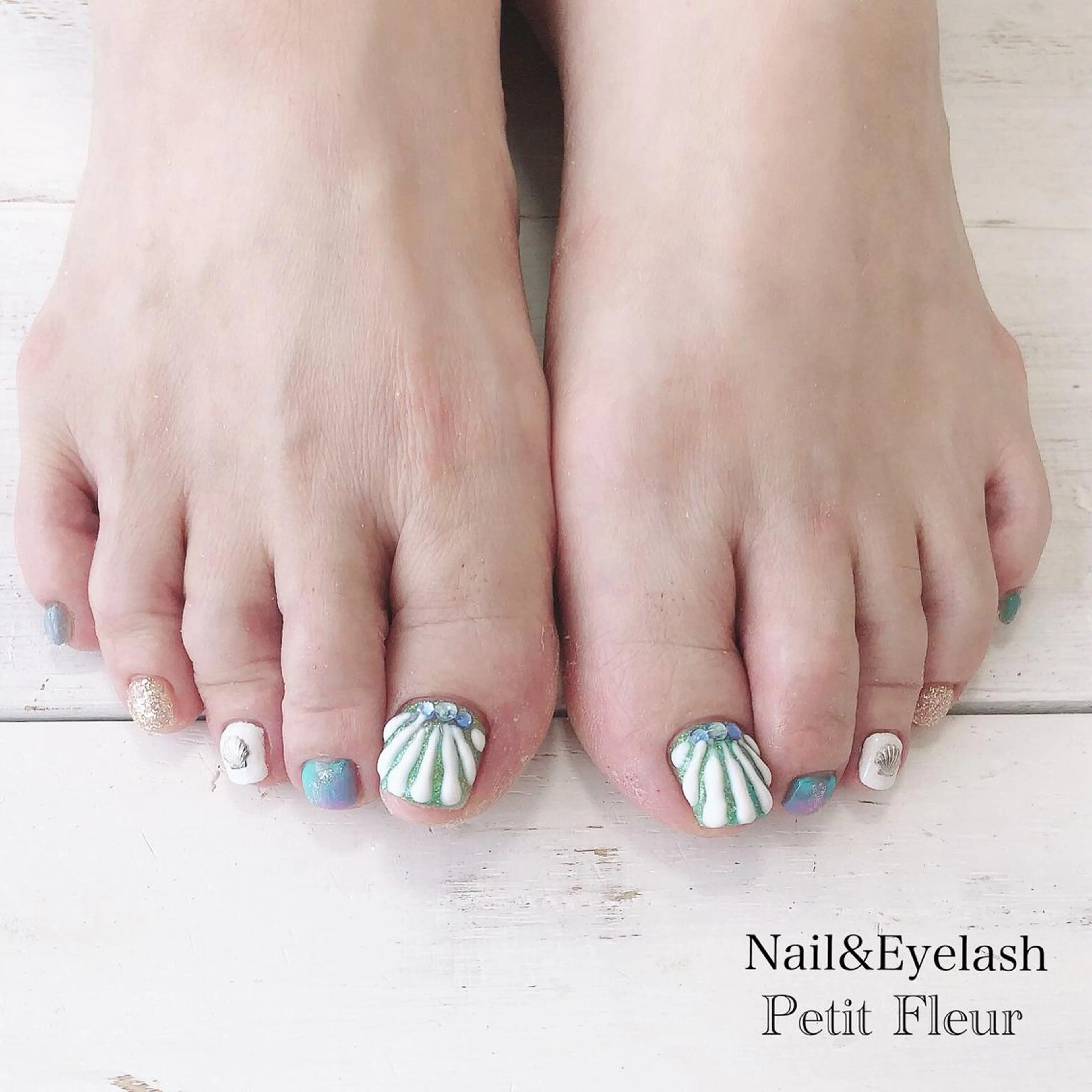 ネイル Petit Fleur所属・青柳 亜梨奈のマツエク・マツパデザイン