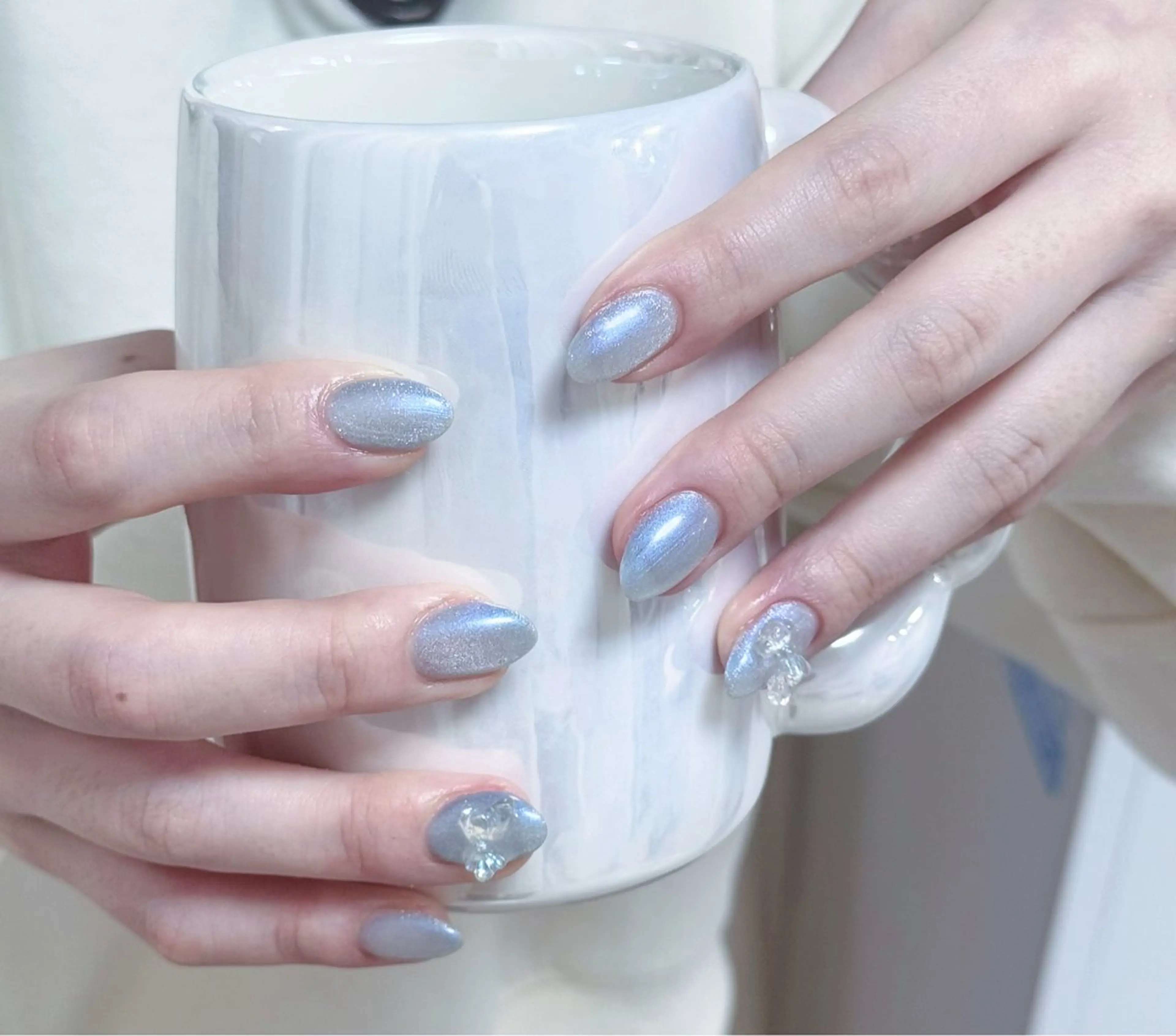 ネイル フレンチネイル グラデーション キラキラネイル 韓国ネイル マグネットネイル ハンドネイル 🎀🎀YooLi Nail Salonのネイルデザイン