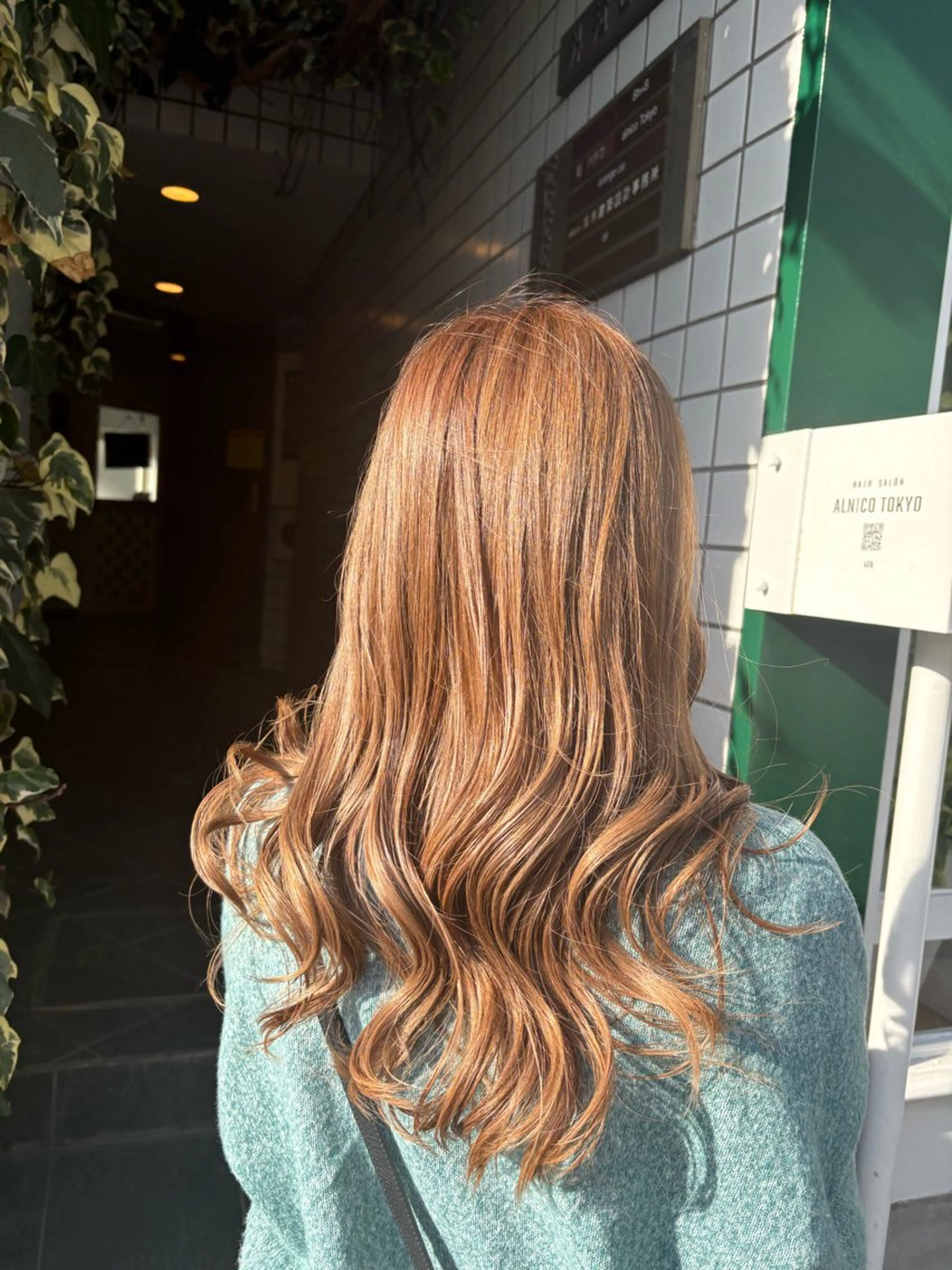 ロング カラー ベージュカラー ヘアカラー JuJu (orange)のマツエク・マツパデザイン