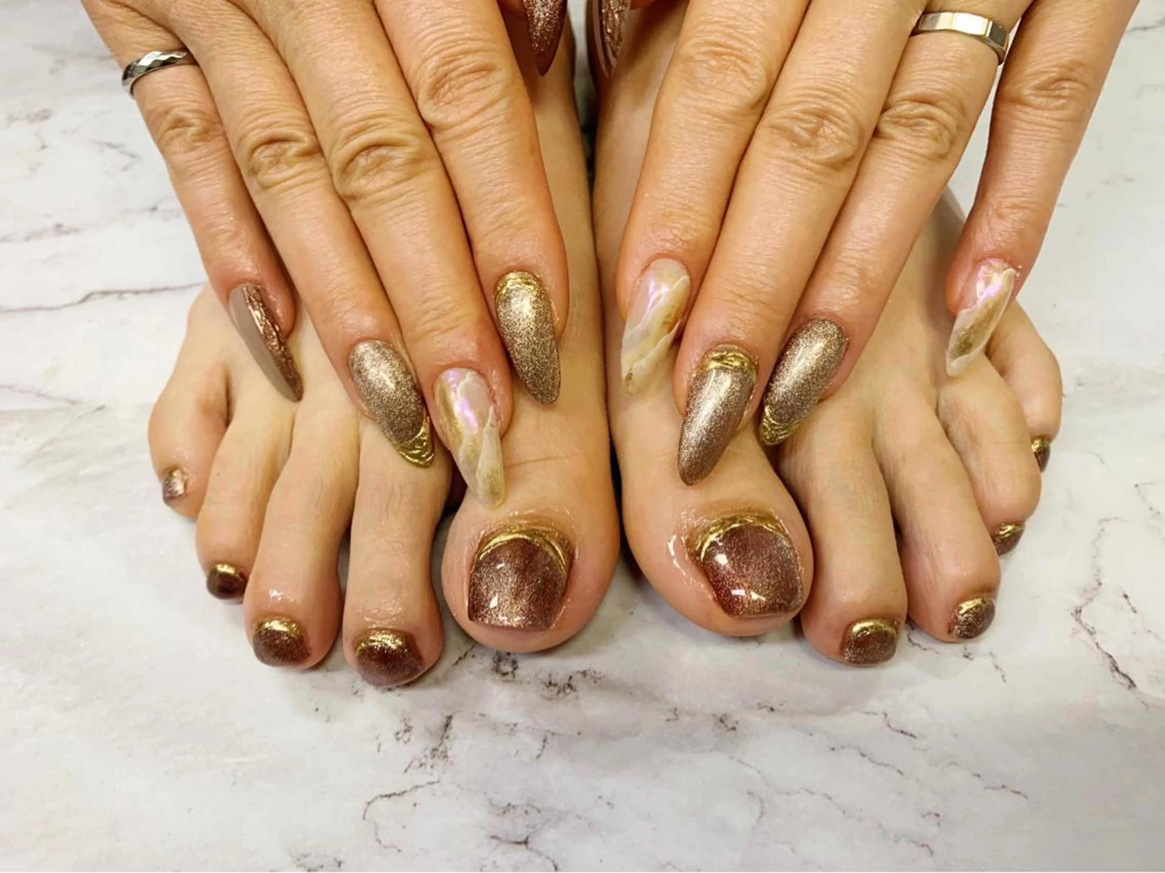 ネイル アートネイル 長さ出し フットネイル ミラーネイル ニュアンスネイル Laure‘a所属・Laure‘a MARIのネイルデザイン