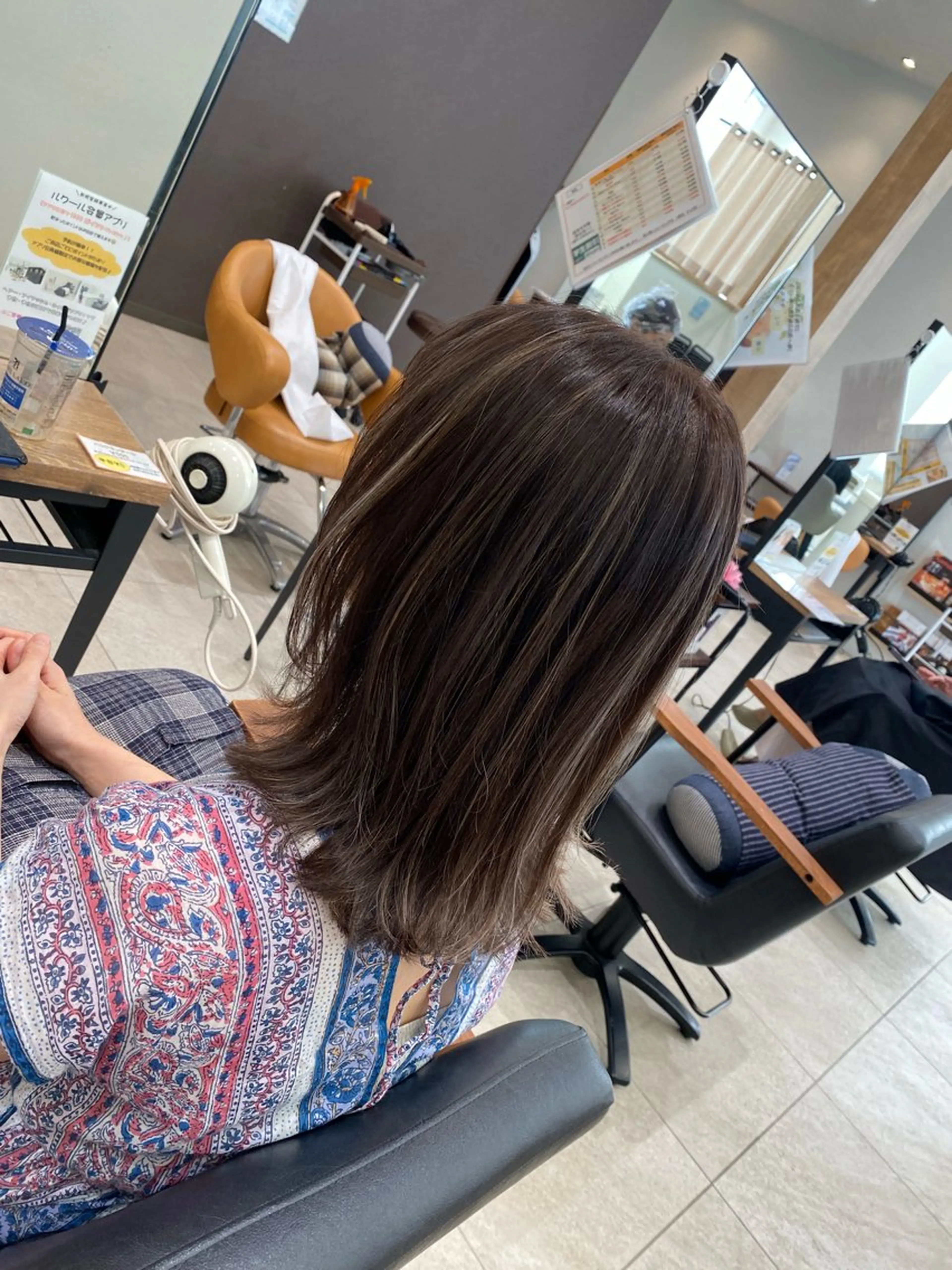 ミディアム カラー ハイライトカラー ハイライト 星野 慎也のヘアスタイル