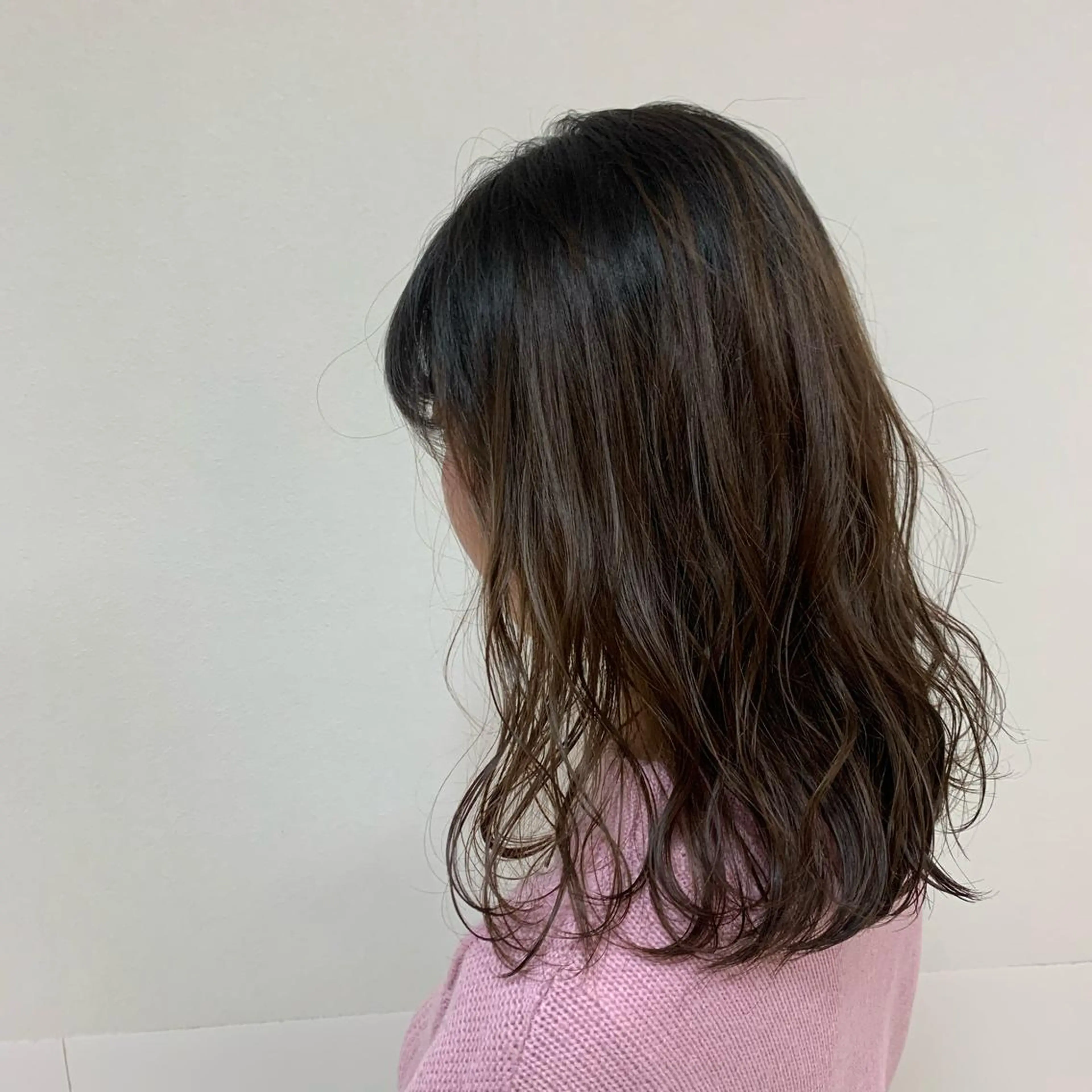 セミロング カラー ヘアアレンジ ブリーチ グラデーションカラー ブリーチなしカラー ヘアカラー トリートメント 【Sweep】おじま のぞみのヘアスタイル