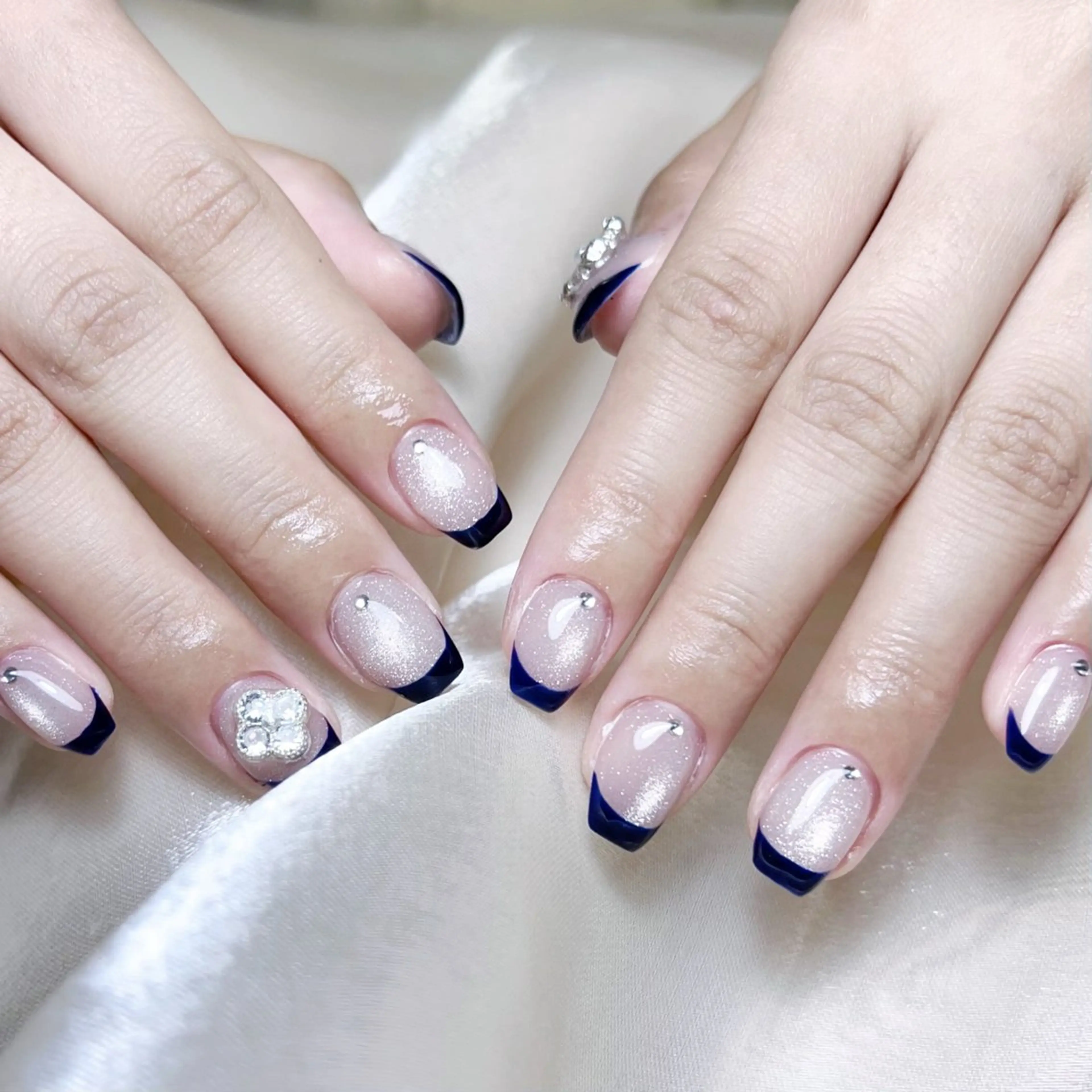 メンズ ネイル メンズ韓国風 アートネイル オーロラネイル ガーリー キラキラネイル ハンドネイル Nail salon 木にいるのネイルデザイン