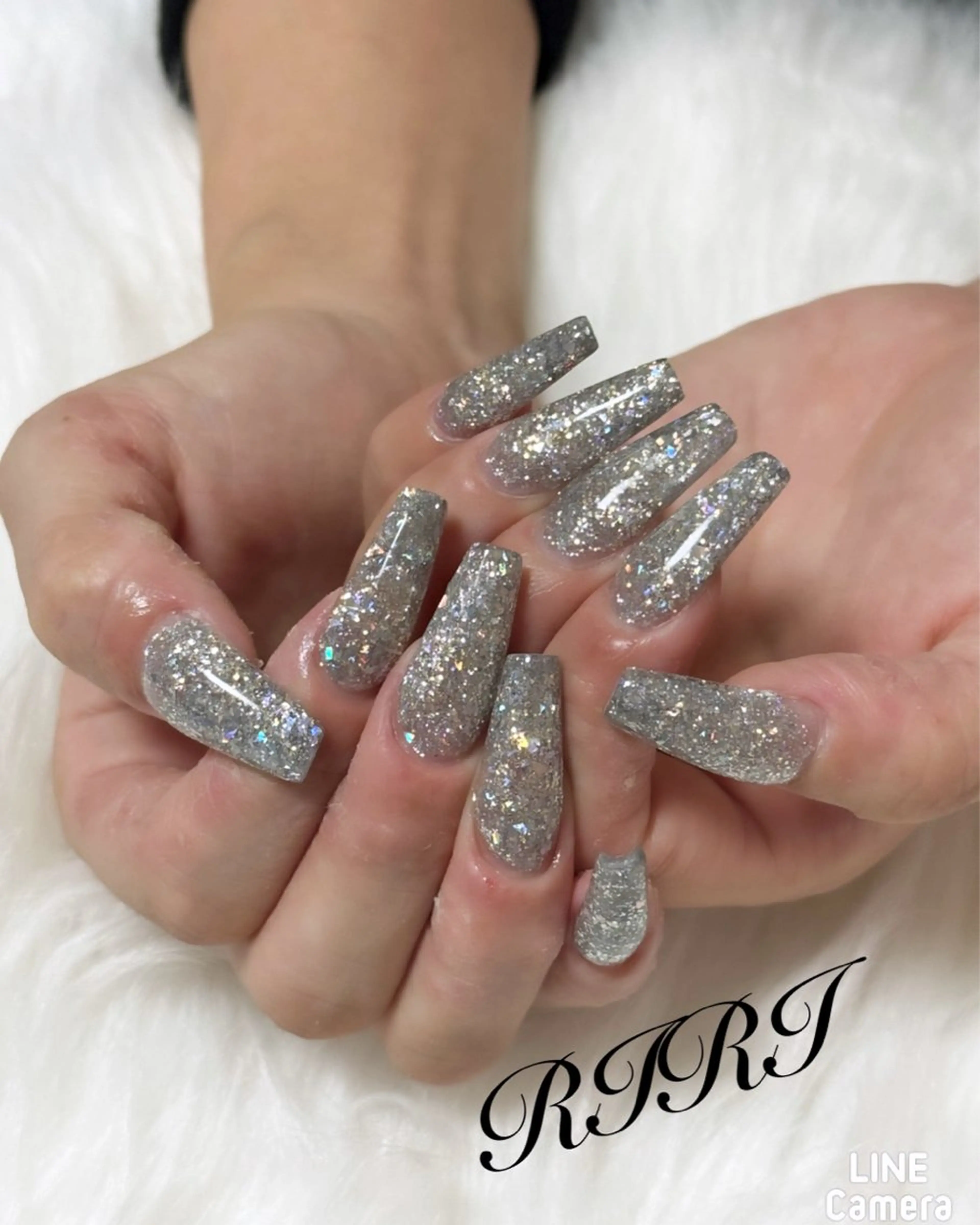 ネイル ジェルネイル ラメ(グリッター) ロングネイル スカルプネイル シルバー riri オーナーのネイルデザイン