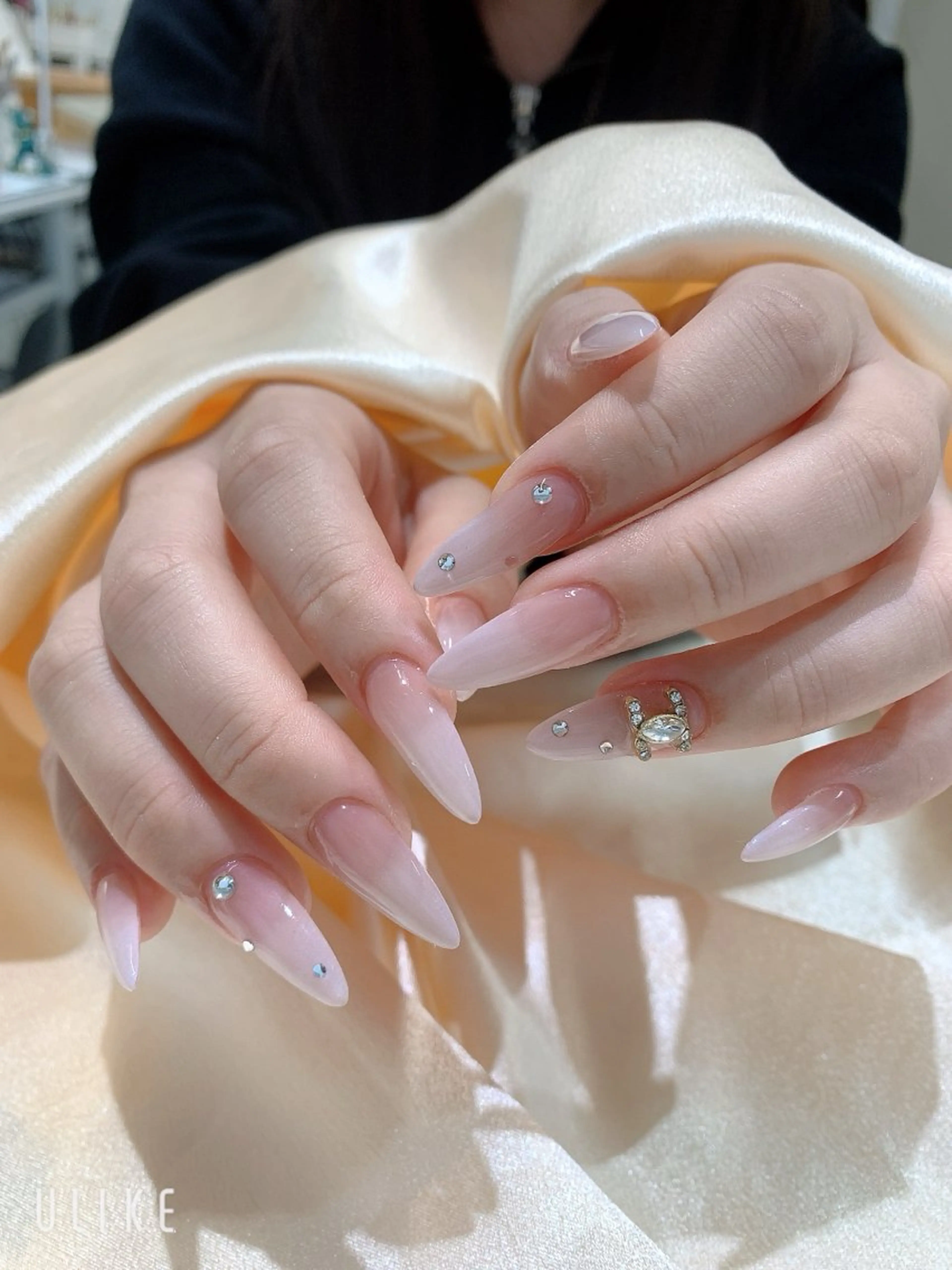 ネイル 長さ出し フットネイル ジェルネイル 韓国ネイル ラメ(グリッター) ハンドネイル ネイルサロンAiri 長さ出し·シンプルのネイルデザイン