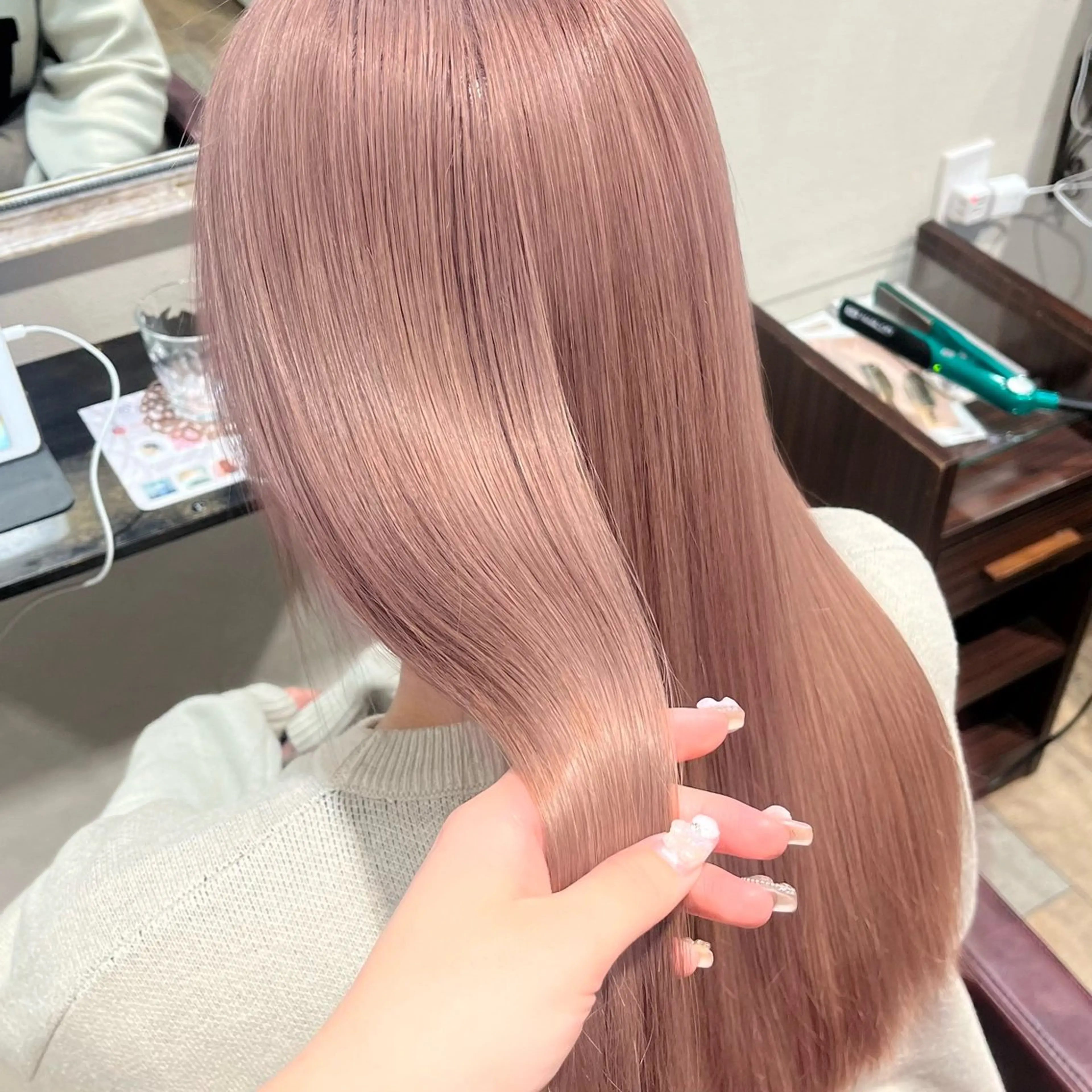 🎀minimo限定🎀 〖カット✂️〗➕〖ブリーチカラー🥣〗➕〖1️⃣stepトリートメント🧴〗の写真
