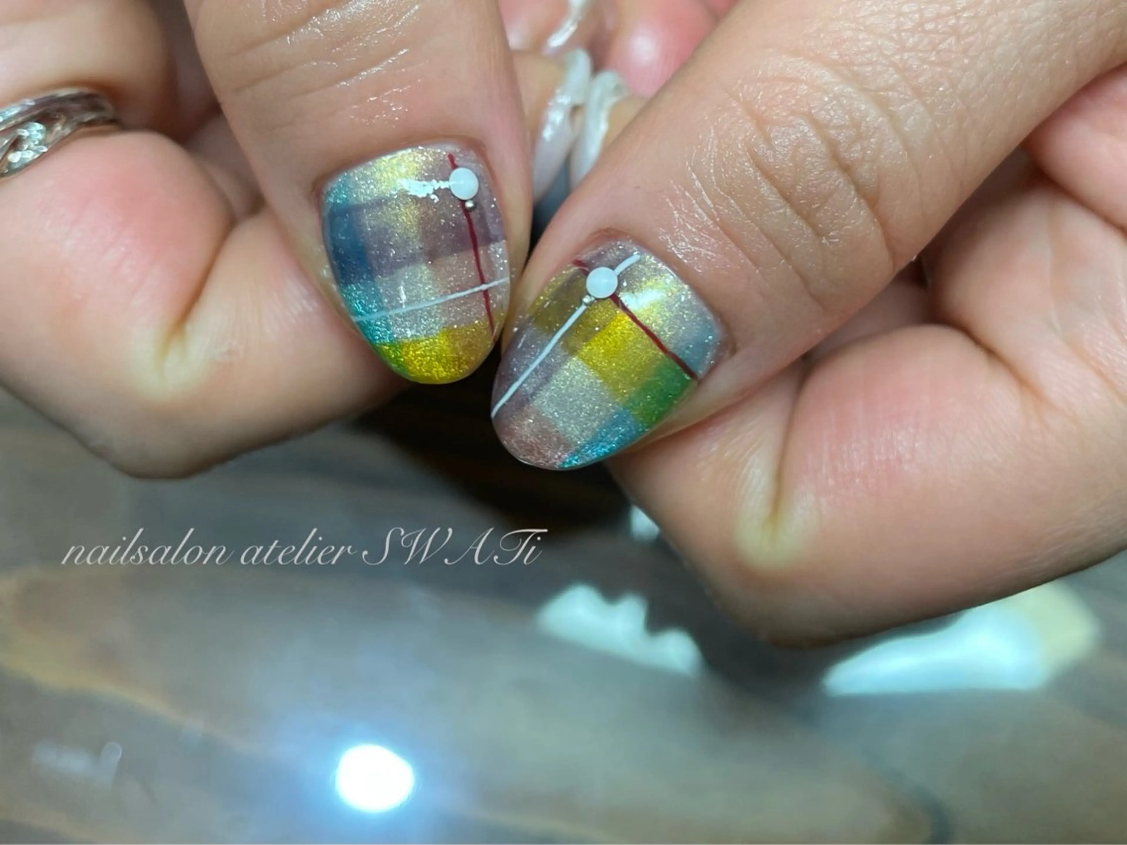 ネイル ストーンネイル ハンドネイル ヘアーサロン大野所属・nailsalon SWATiのネイルデザイン