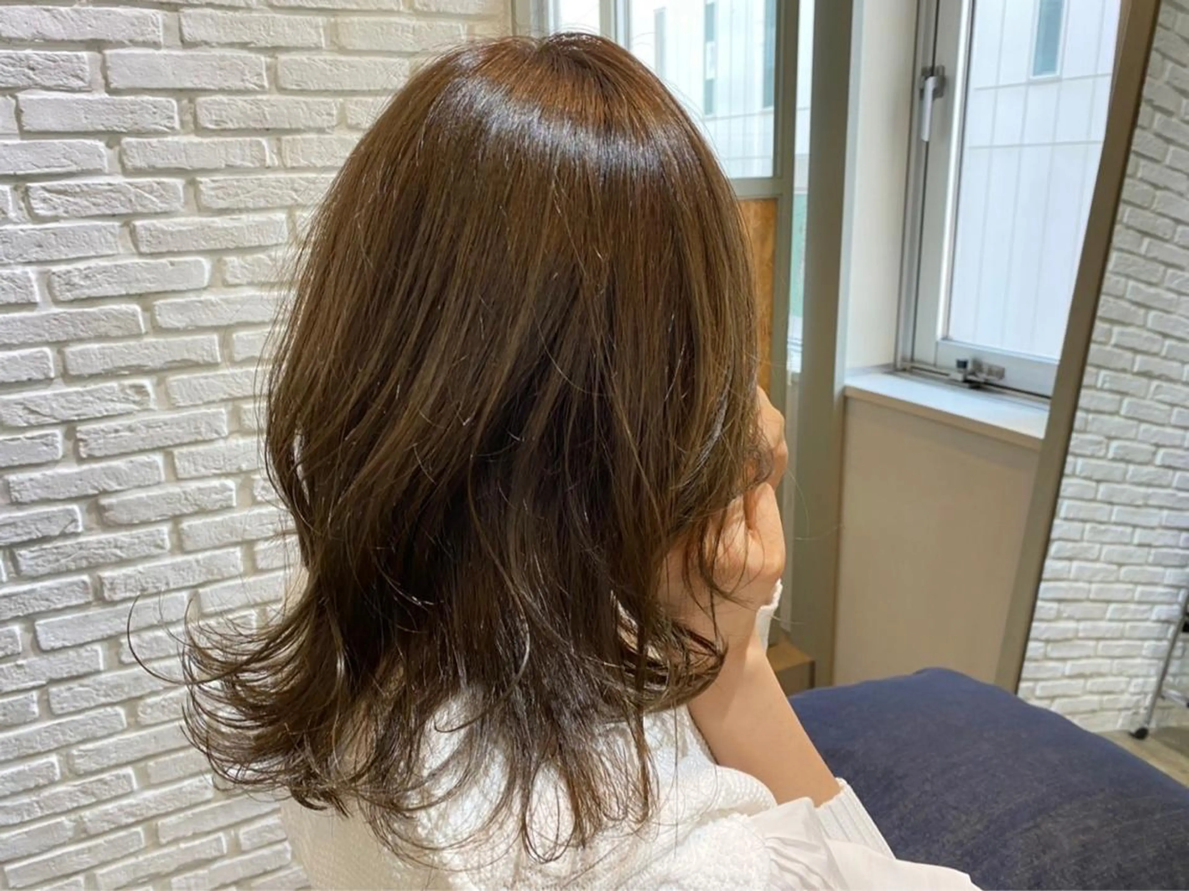 ミディアム ヘアカラー トリートメント 初めでも安心🌟 newi町田✂のヘアスタイル