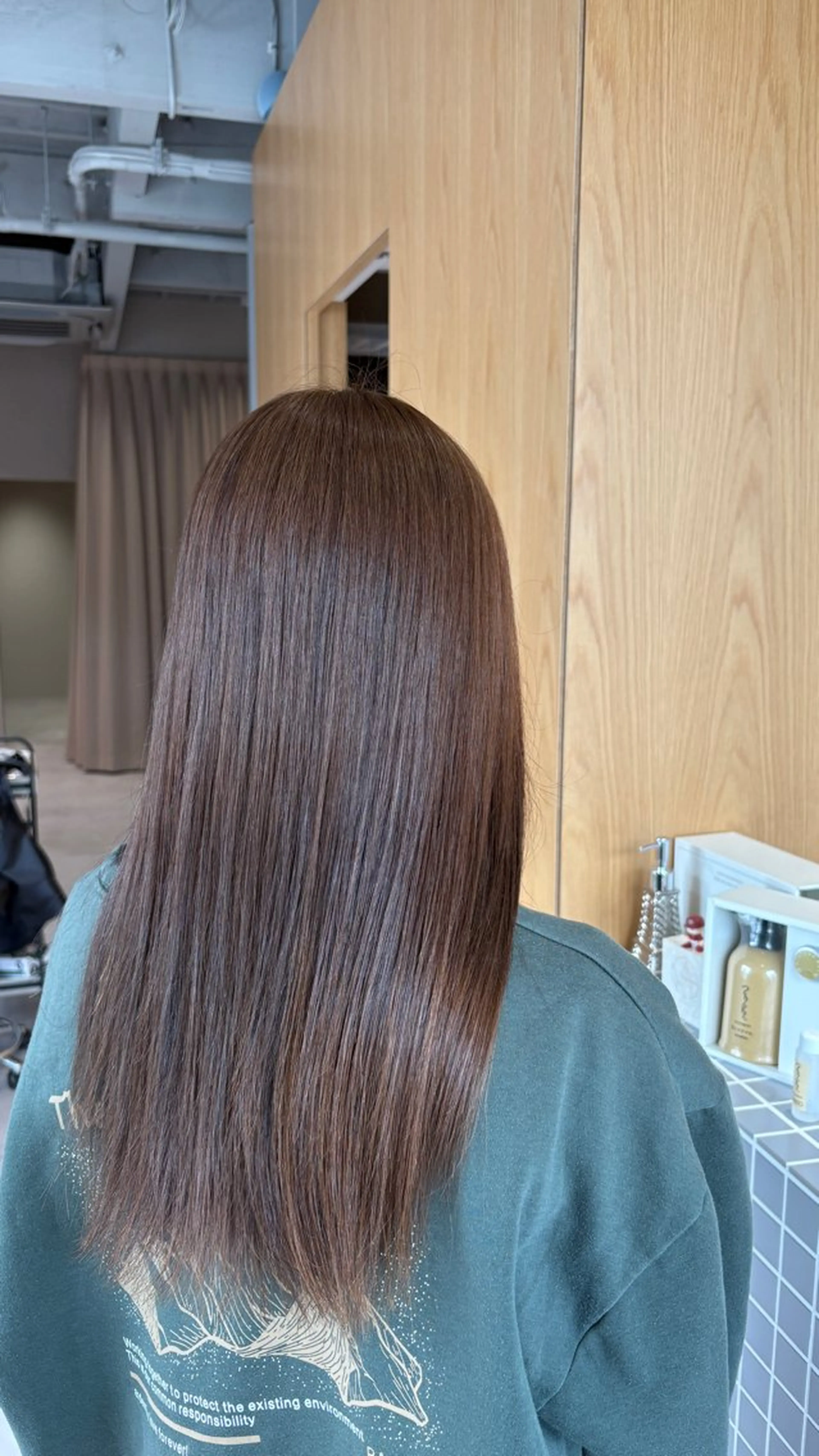 ロング ヘアカラー 井山 葵のヘアスタイル