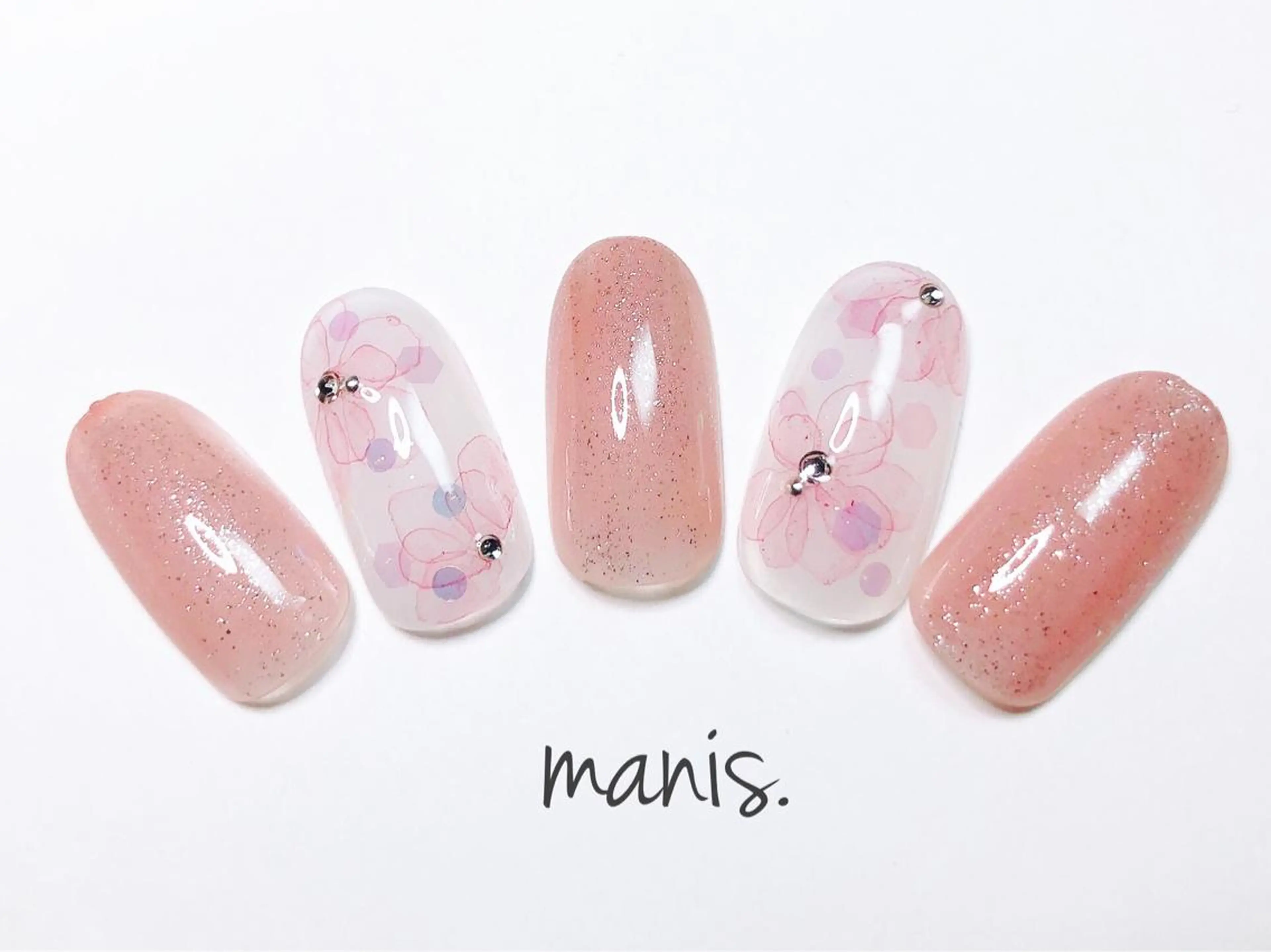 ネイル manis .のネイルデザイン