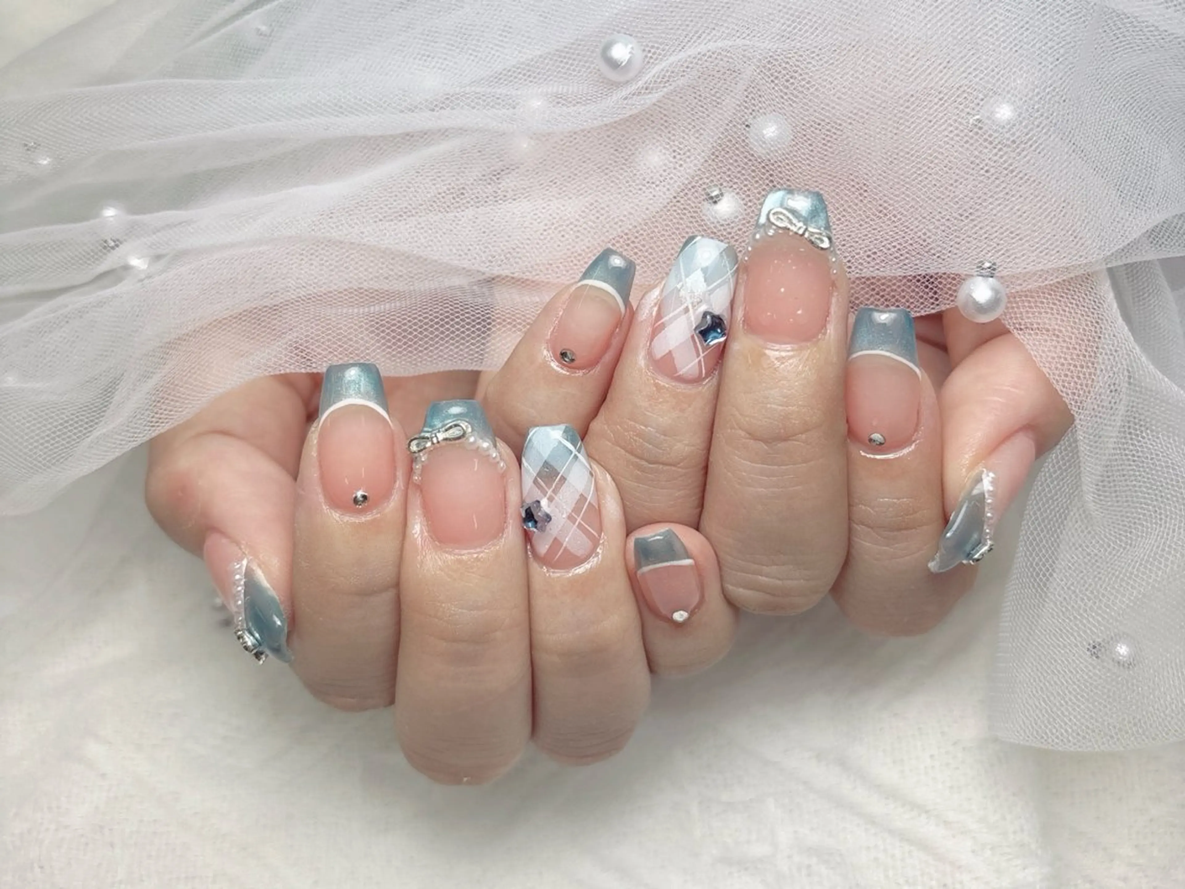 ネイル ジェルネイル 韓国ネイル マグネットネイル 持ち込み ワンカラーネイル ハンドネイル ハンドケア R1🎀Nail💕 池袋東口店のネイルデザイン