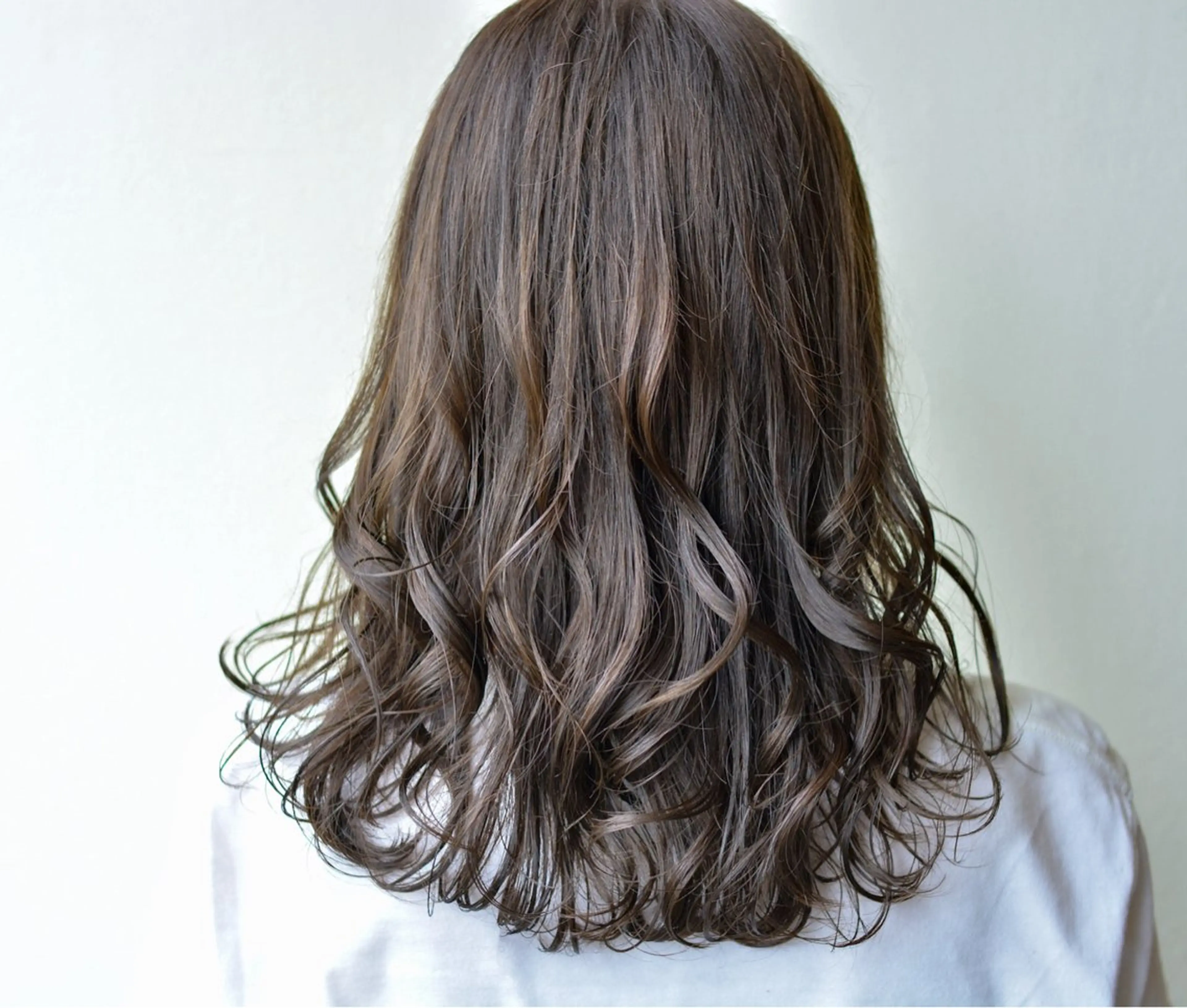 ロング カラー 谷井 実結樹のヘアスタイル