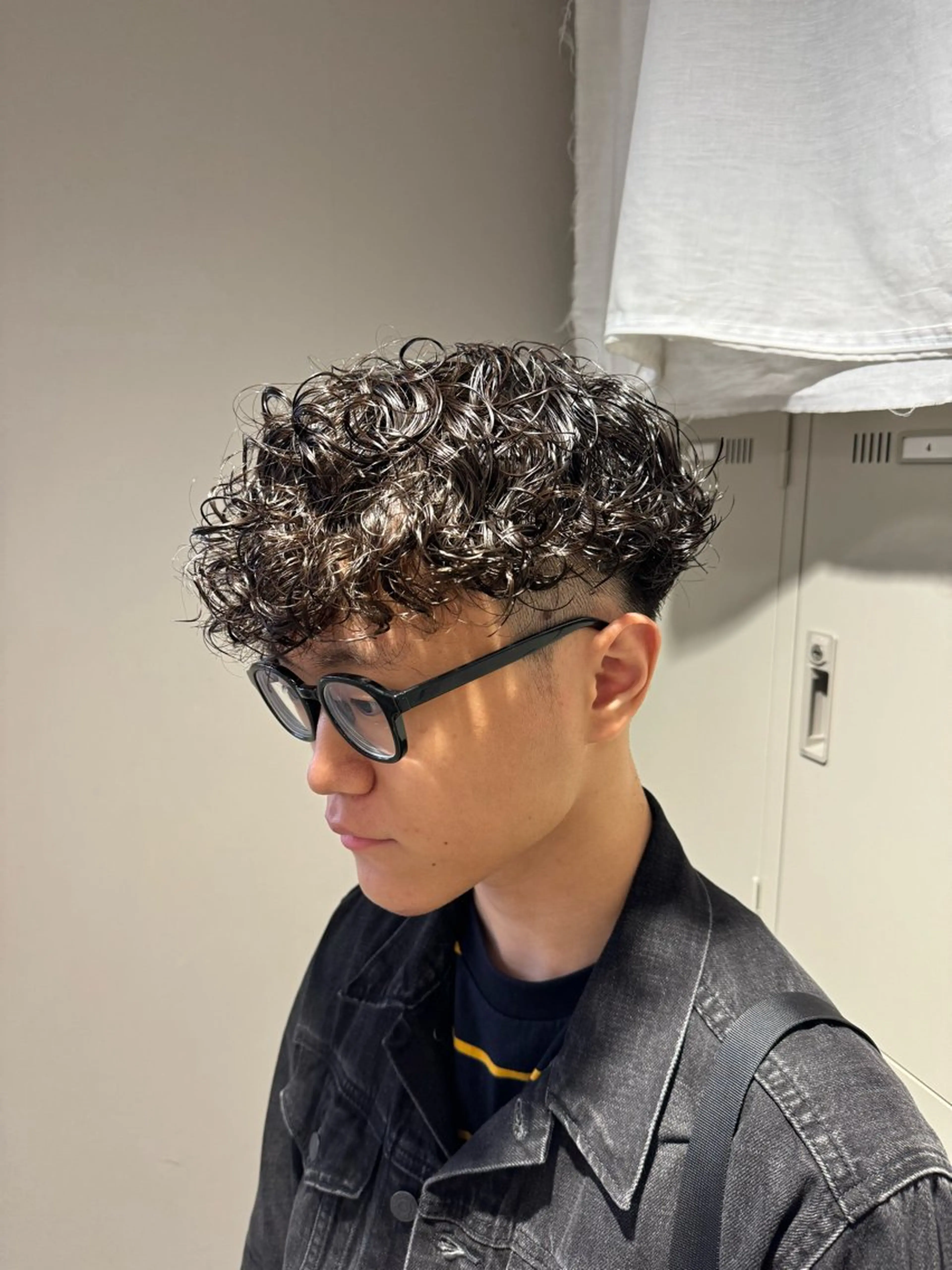 ショート パーマ ヘアアレンジ メンズ メンズパーマ プードルパーマ プードルパーマ 顔まわりカット の達人のヘアスタイル