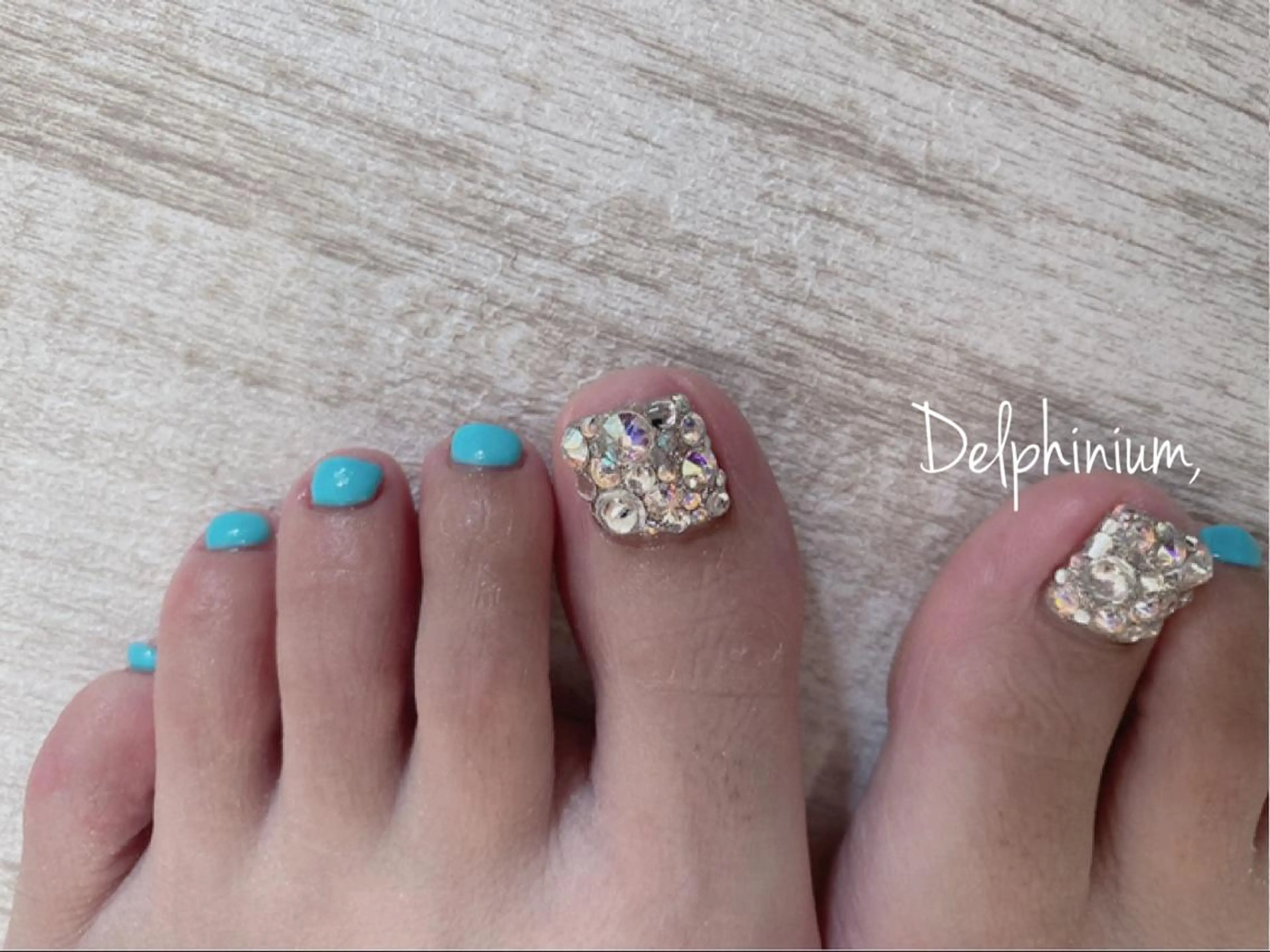 ネイル フットネイル キラキラネイル フットネイル 岡本 友恵のネイルデザイン