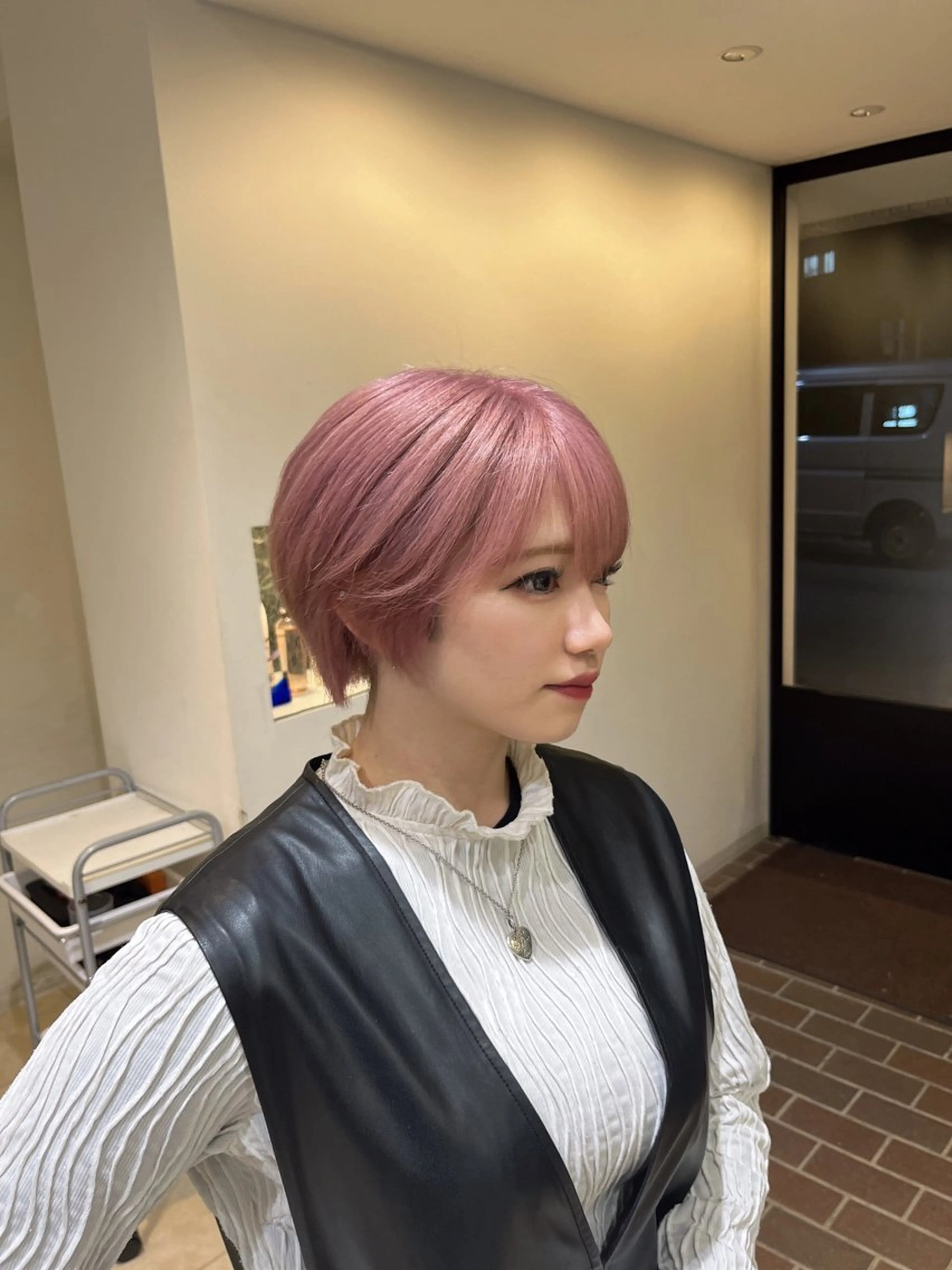 ショート カラー ピンクカラー 髪の修復専門サロン　hair place VIVE所属・KOTA / ハイトーン/髪質改善のヘアスタイル