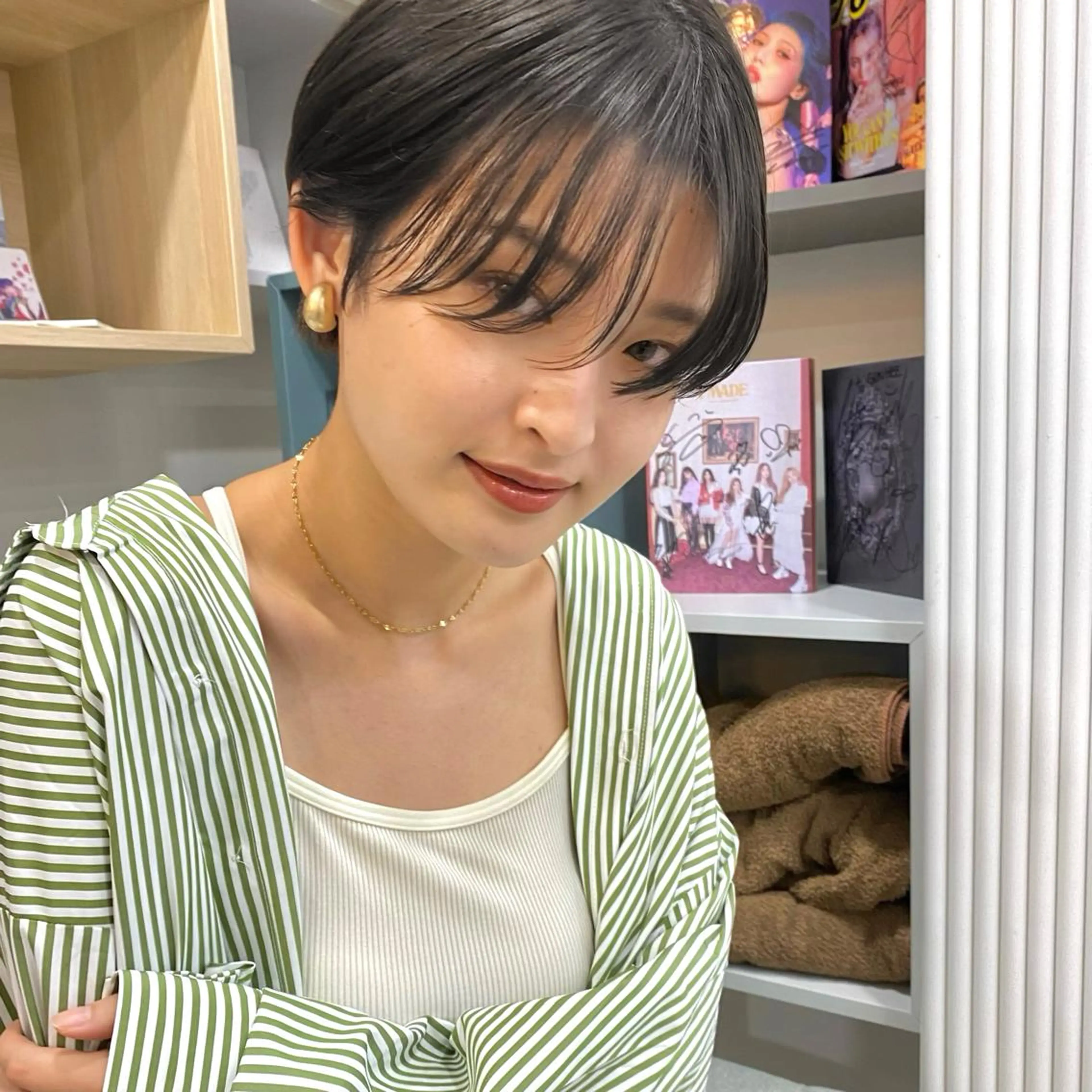 ショート カラー 黒髪 ショートヘア カット ヘアカラー トリートメント ボブ/縮毛矯正/ レイヤー/塚田のヘアスタイル