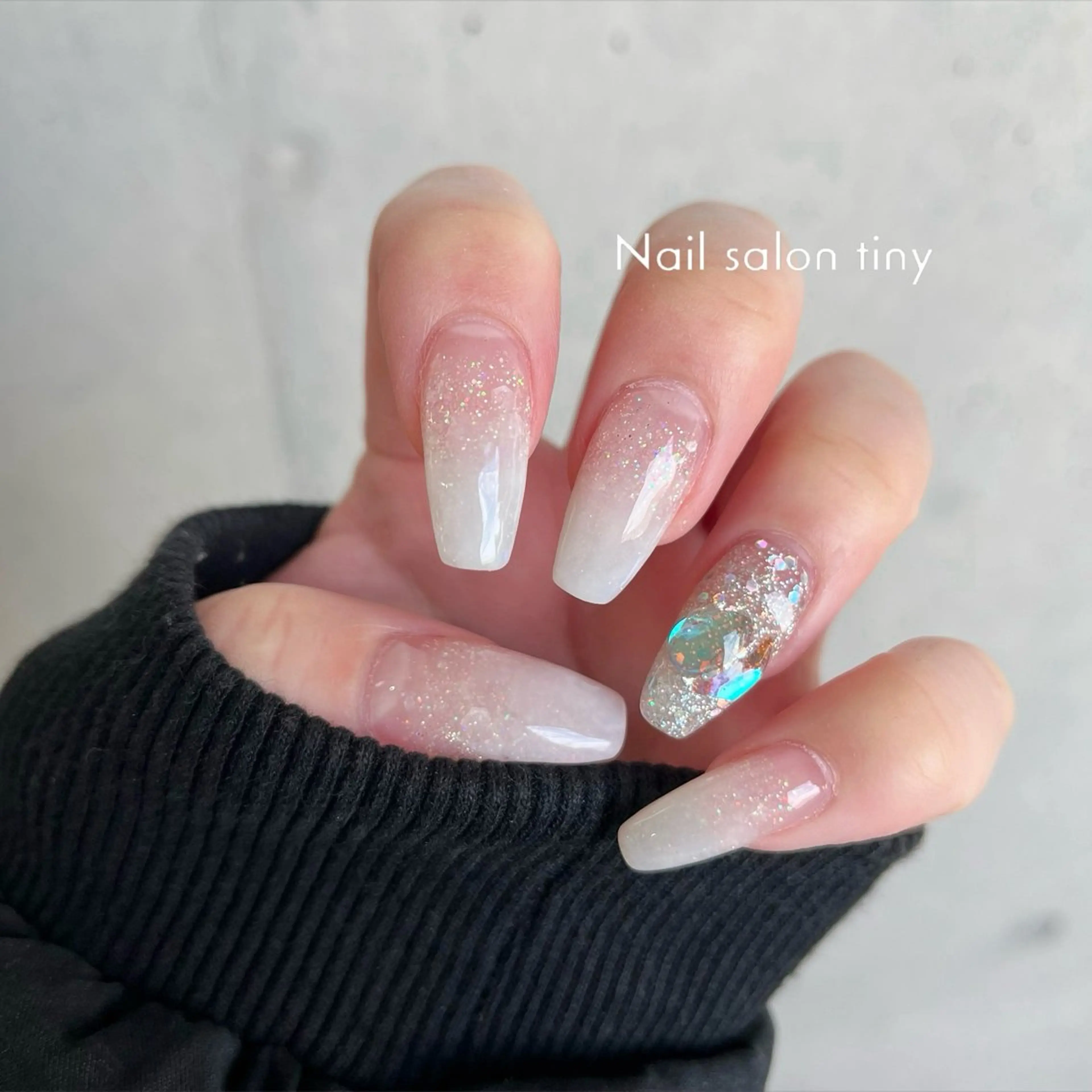 ネイル アートネイル ラメ(グリッター) ネイルサロンタイニー所属・Nail salon tiny🩵のネイルデザイン
